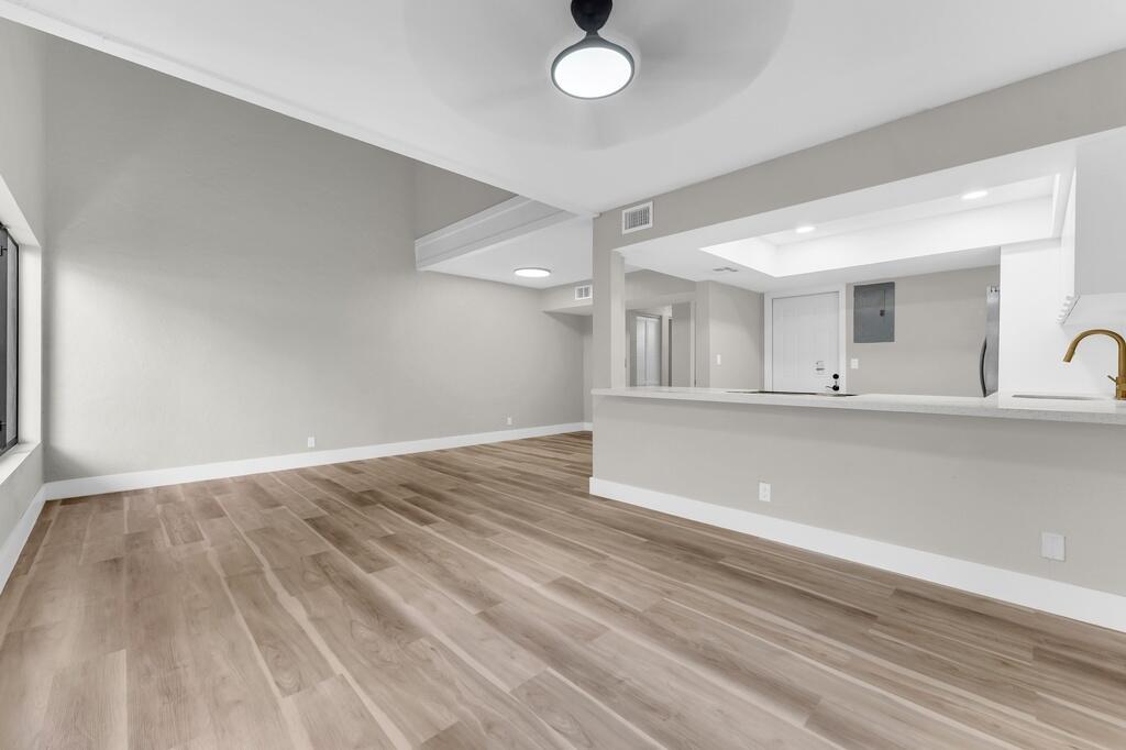 COLONIAL LAKES VILLAS - Residential