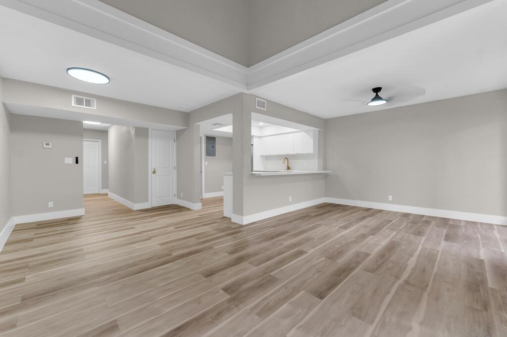 COLONIAL LAKES VILLAS - Residential