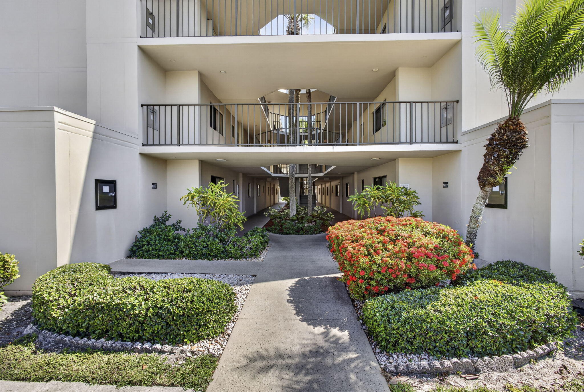 DOGWOOD CONDO - Residential