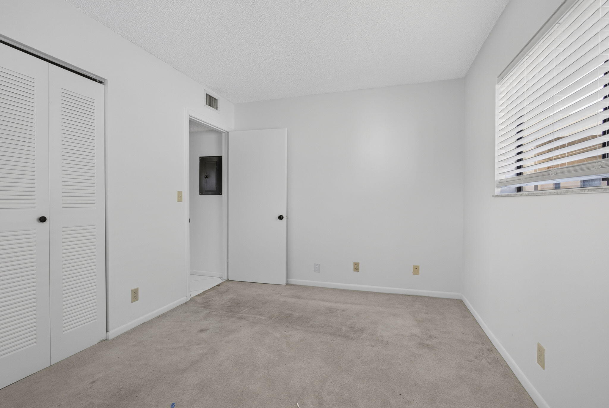 DOGWOOD CONDO - Residential