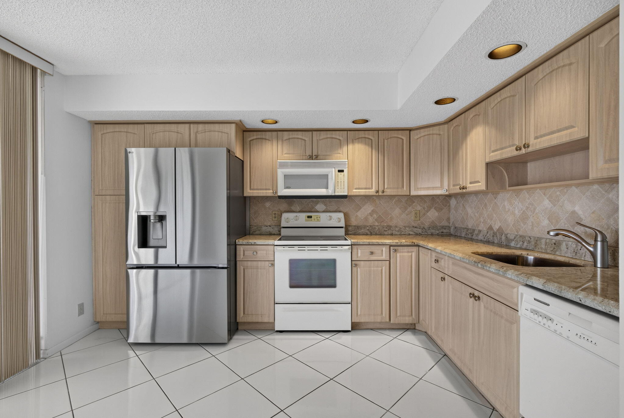 DOGWOOD CONDO - Residential