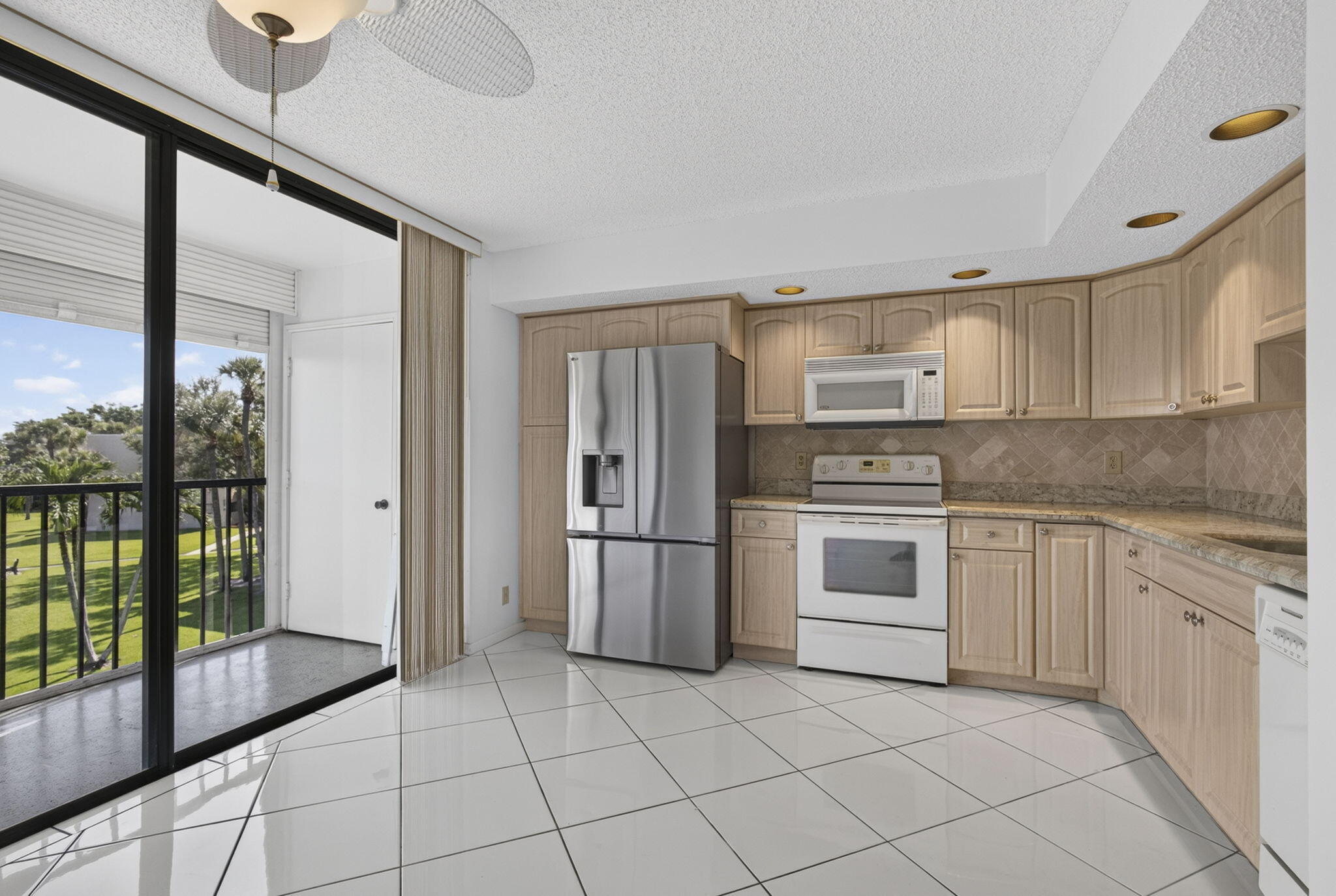 DOGWOOD CONDO - Residential