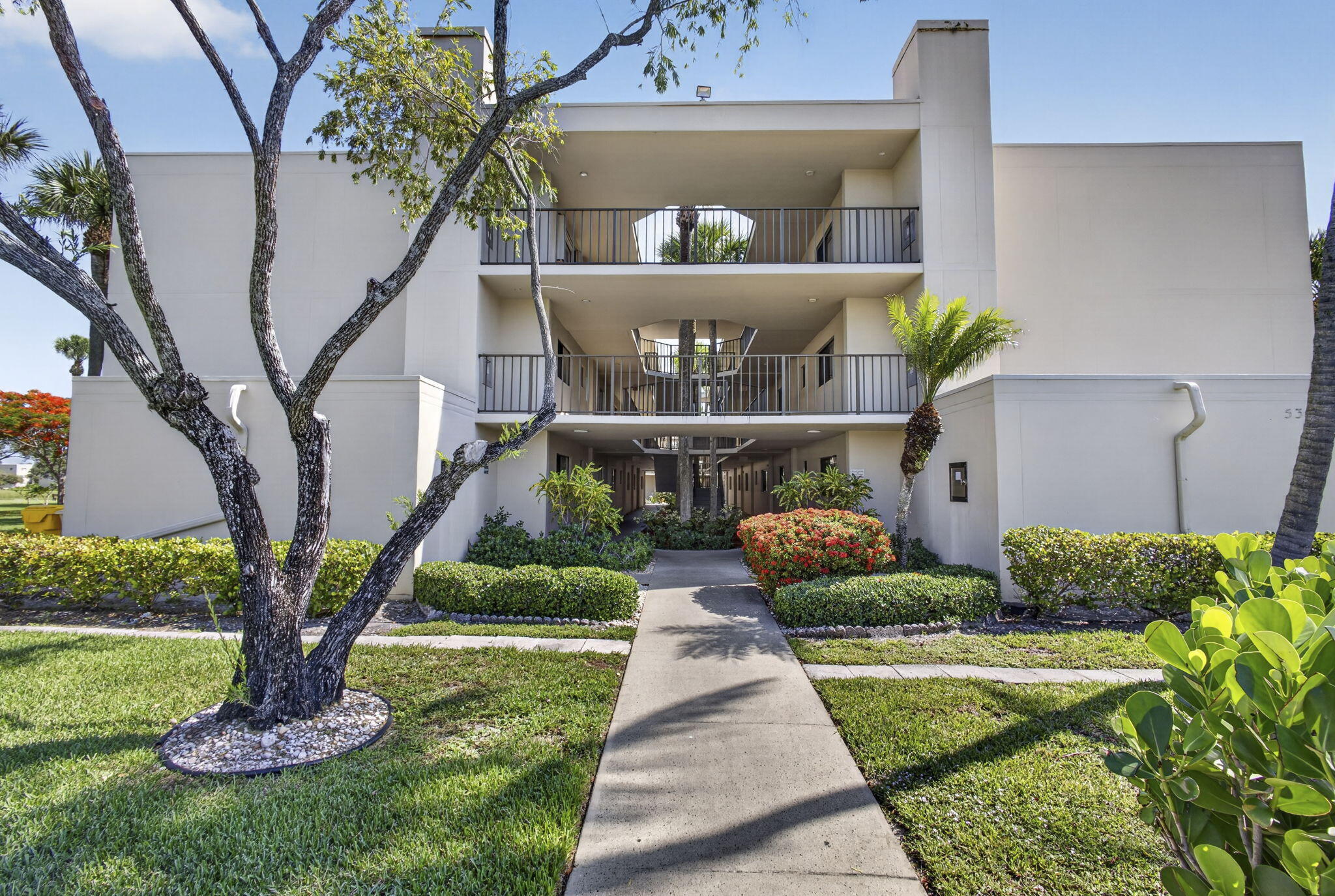 DOGWOOD CONDO - Residential