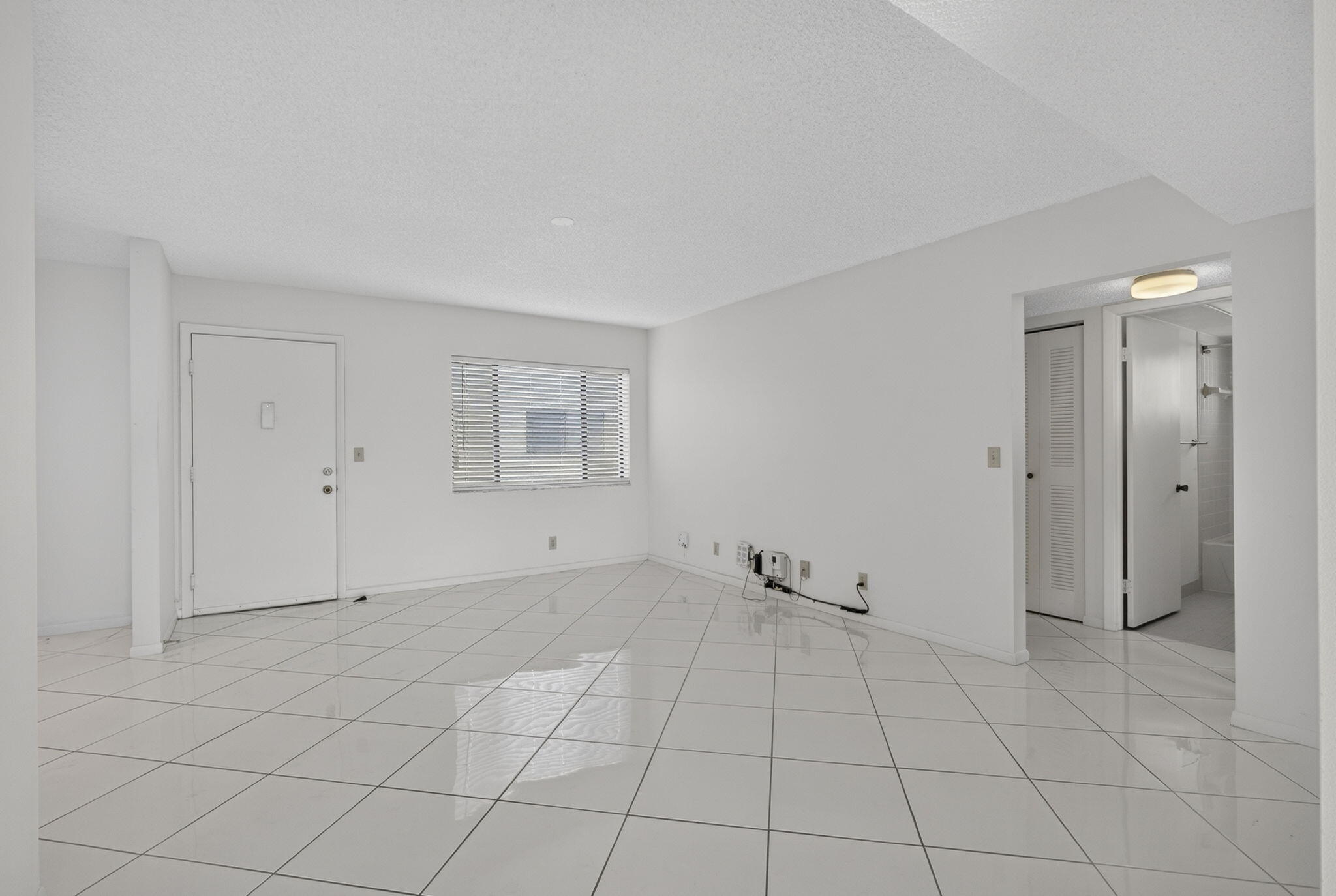 DOGWOOD CONDO - Residential