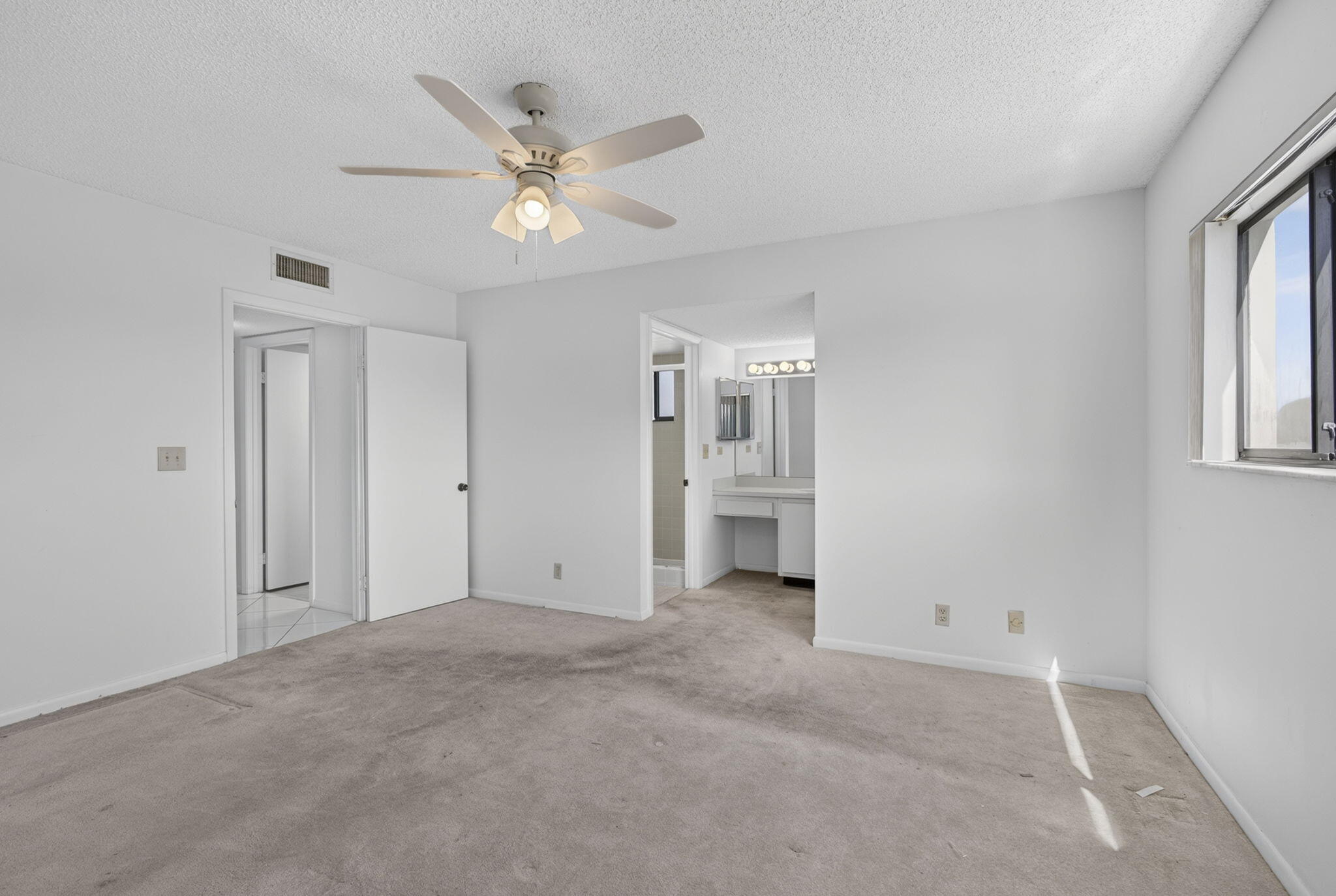DOGWOOD CONDO - Residential