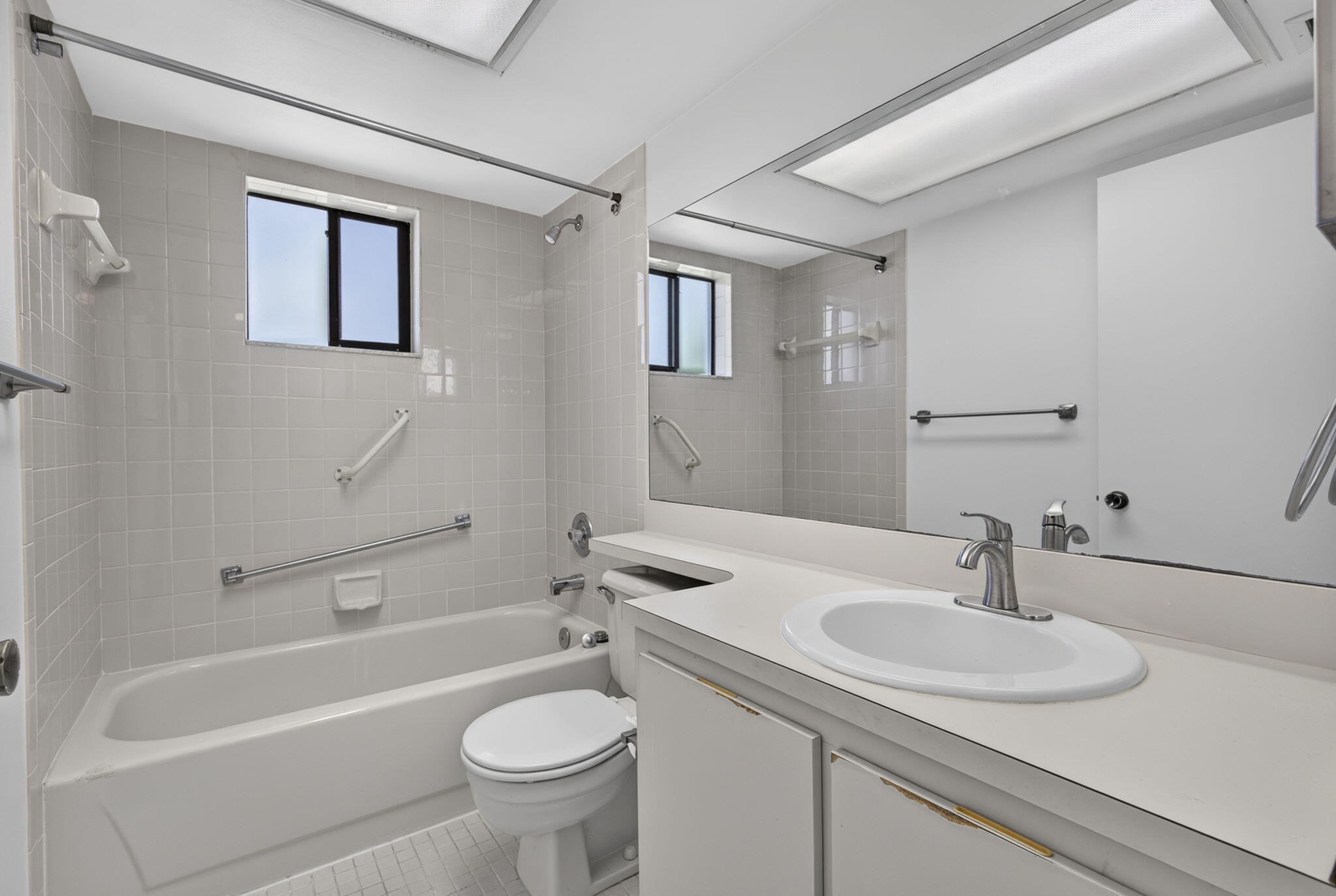 DOGWOOD CONDO - Residential