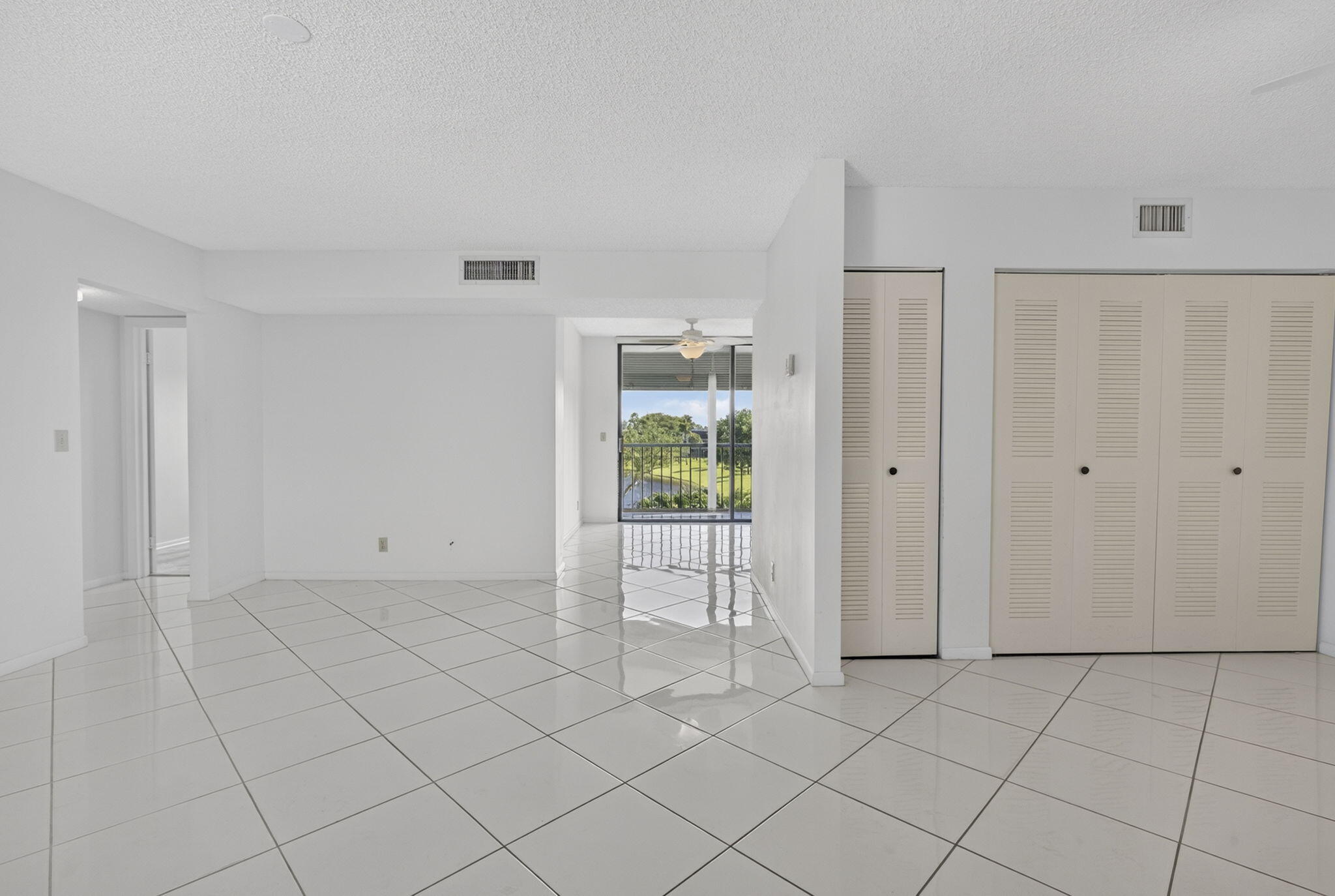 DOGWOOD CONDO - Residential