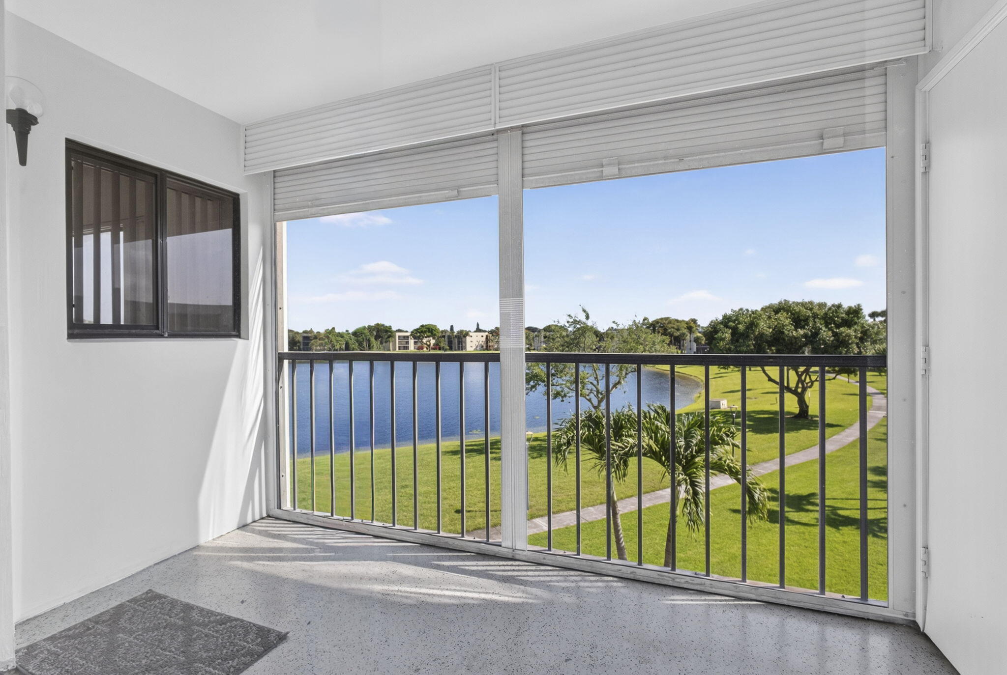 DOGWOOD CONDO - Residential