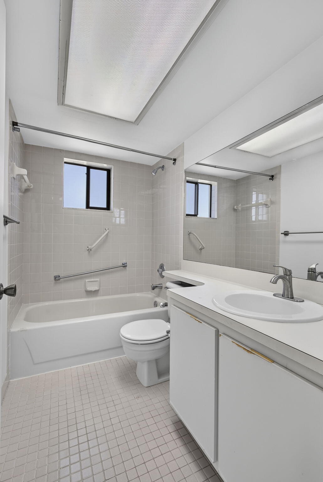 DOGWOOD CONDO - Residential