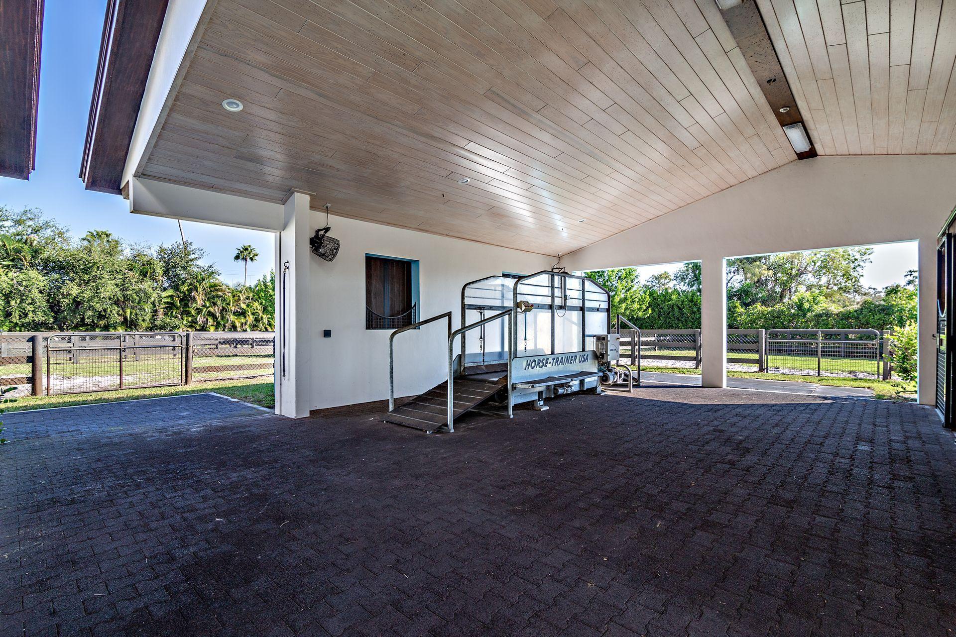 SADDLE TRAIL PARK OF WELLINGTON - Residential