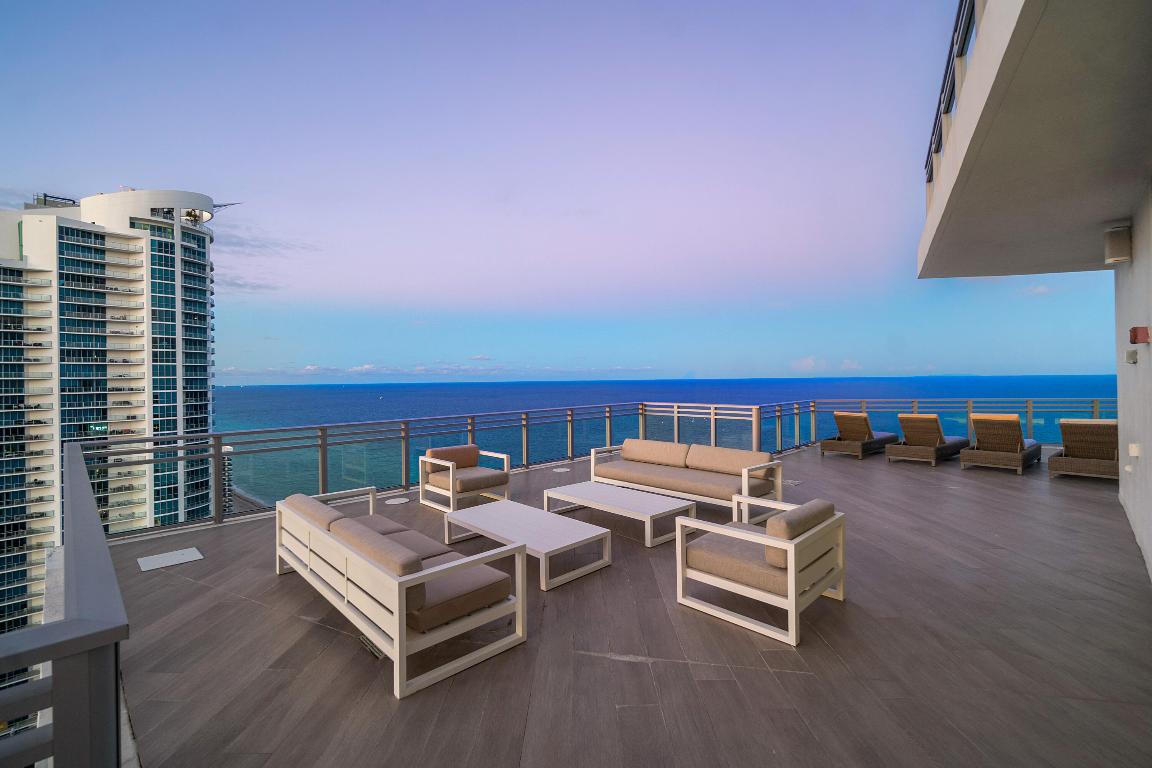 DIPLOMAT OCEANFRONT RESIDENCES - Residential