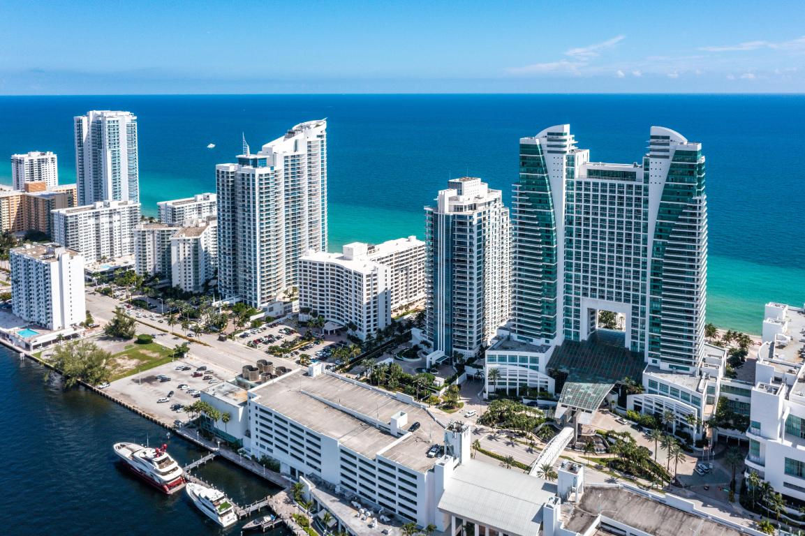DIPLOMAT OCEANFRONT RESIDENCES - Residential
