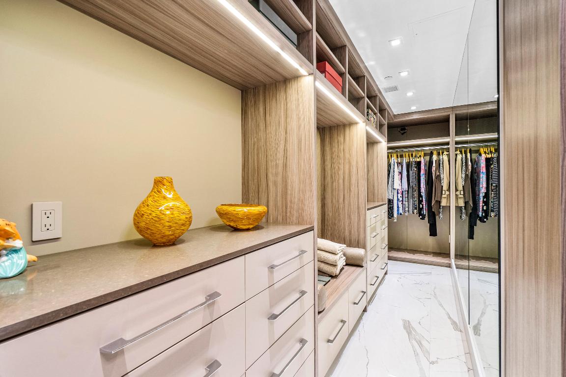 DIPLOMAT OCEANFRONT RESIDENCES - Residential