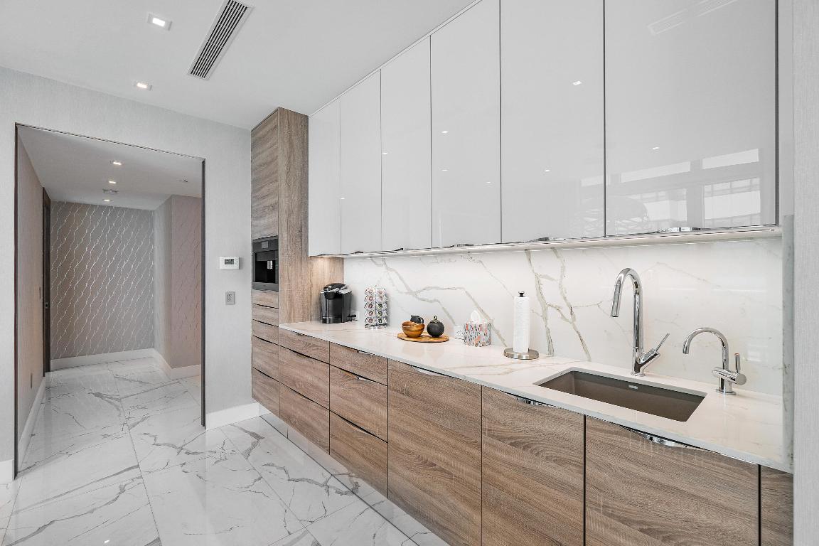 DIPLOMAT OCEANFRONT RESIDENCES - Residential