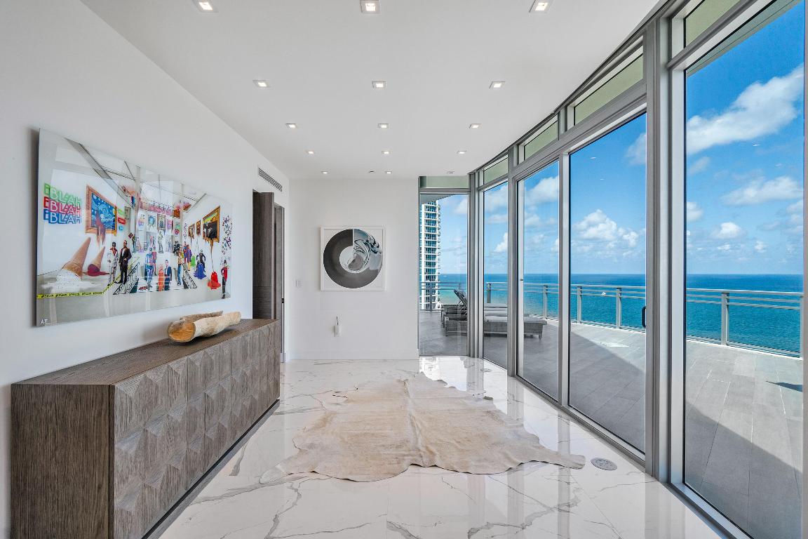 DIPLOMAT OCEANFRONT RESIDENCES - Residential