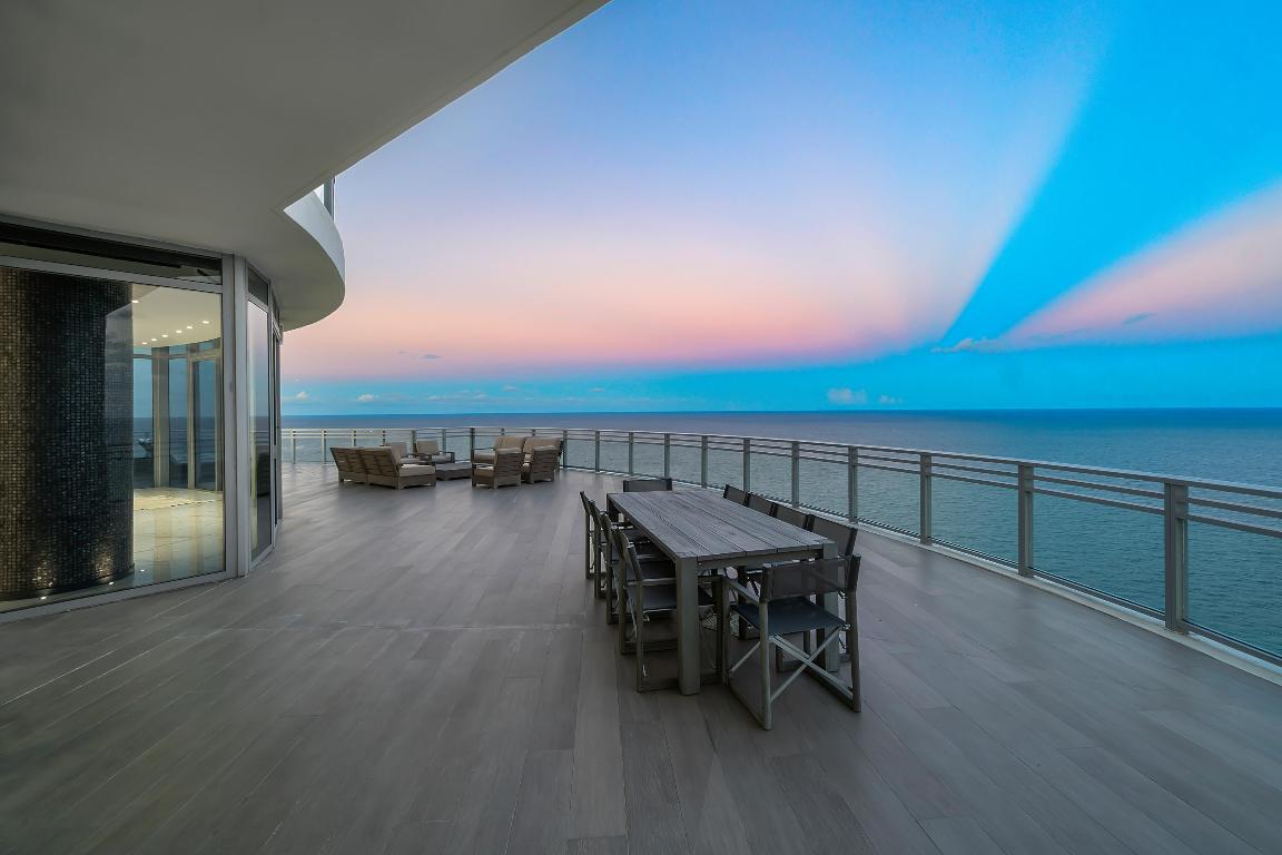 DIPLOMAT OCEANFRONT RESIDENCES - Residential