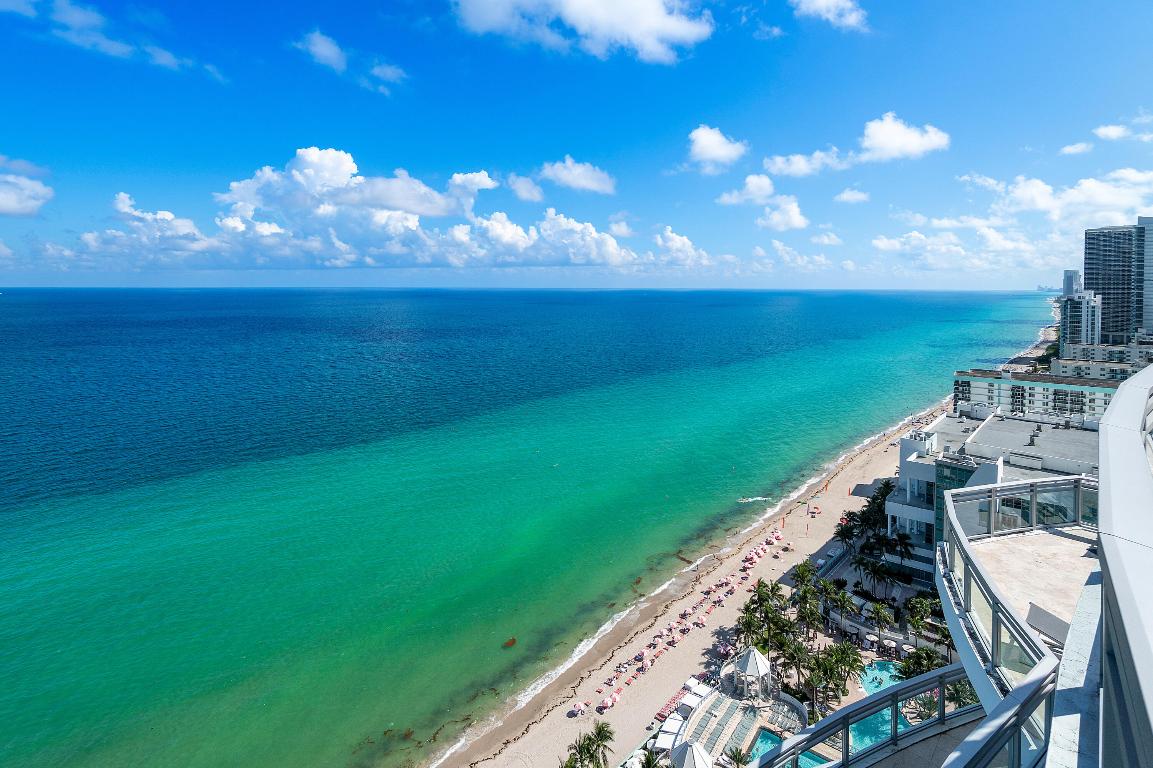 DIPLOMAT OCEANFRONT RESIDENCES - Residential
