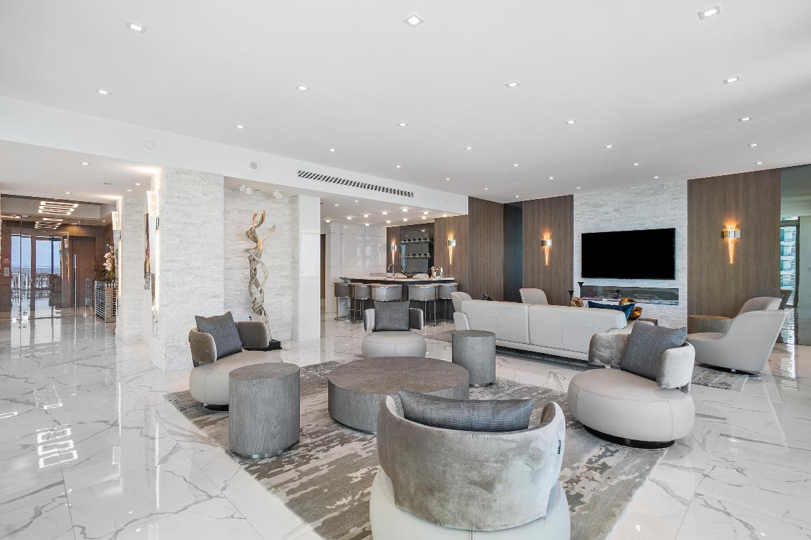 DIPLOMAT OCEANFRONT RESIDENCES - Residential