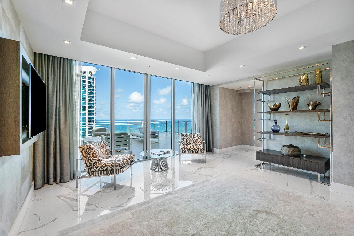 DIPLOMAT OCEANFRONT RESIDENCES - Residential
