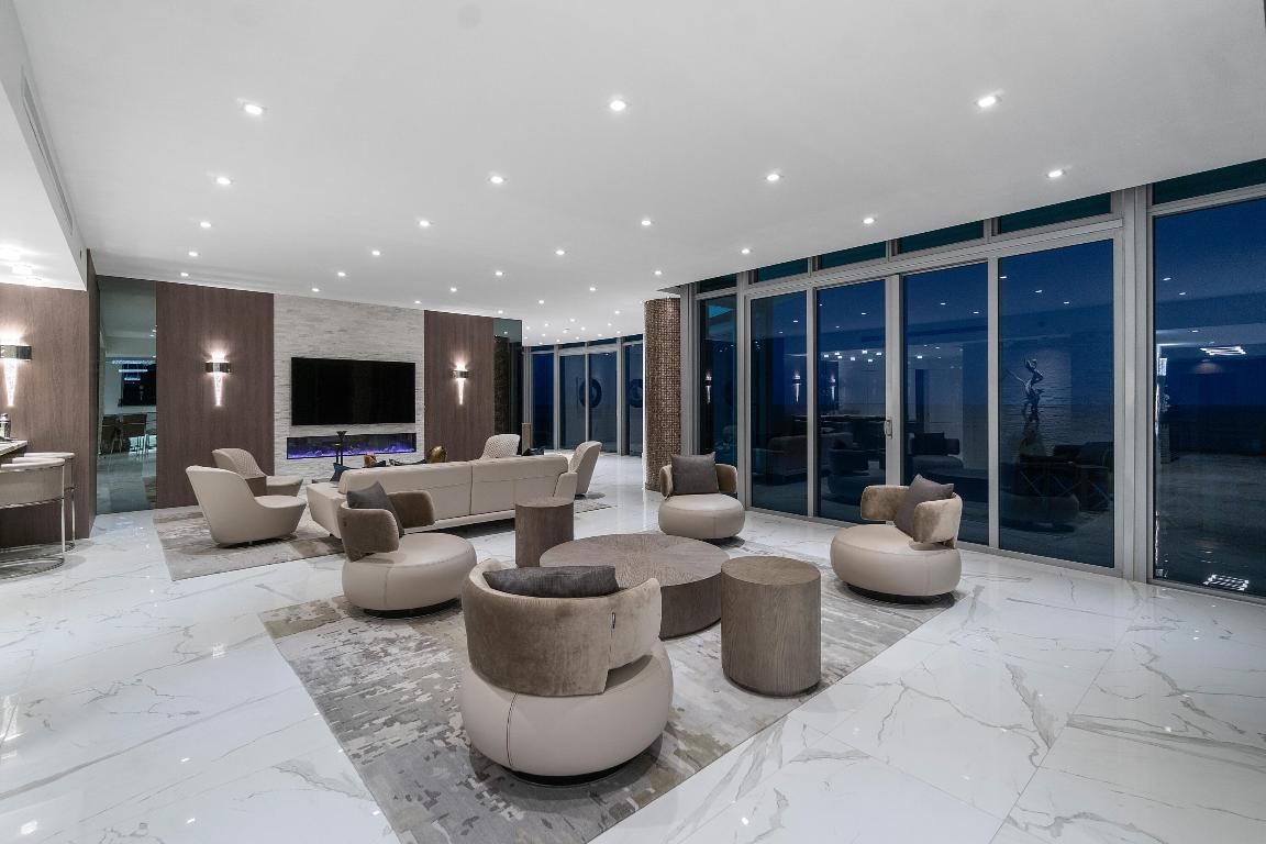 DIPLOMAT OCEANFRONT RESIDENCES - Residential