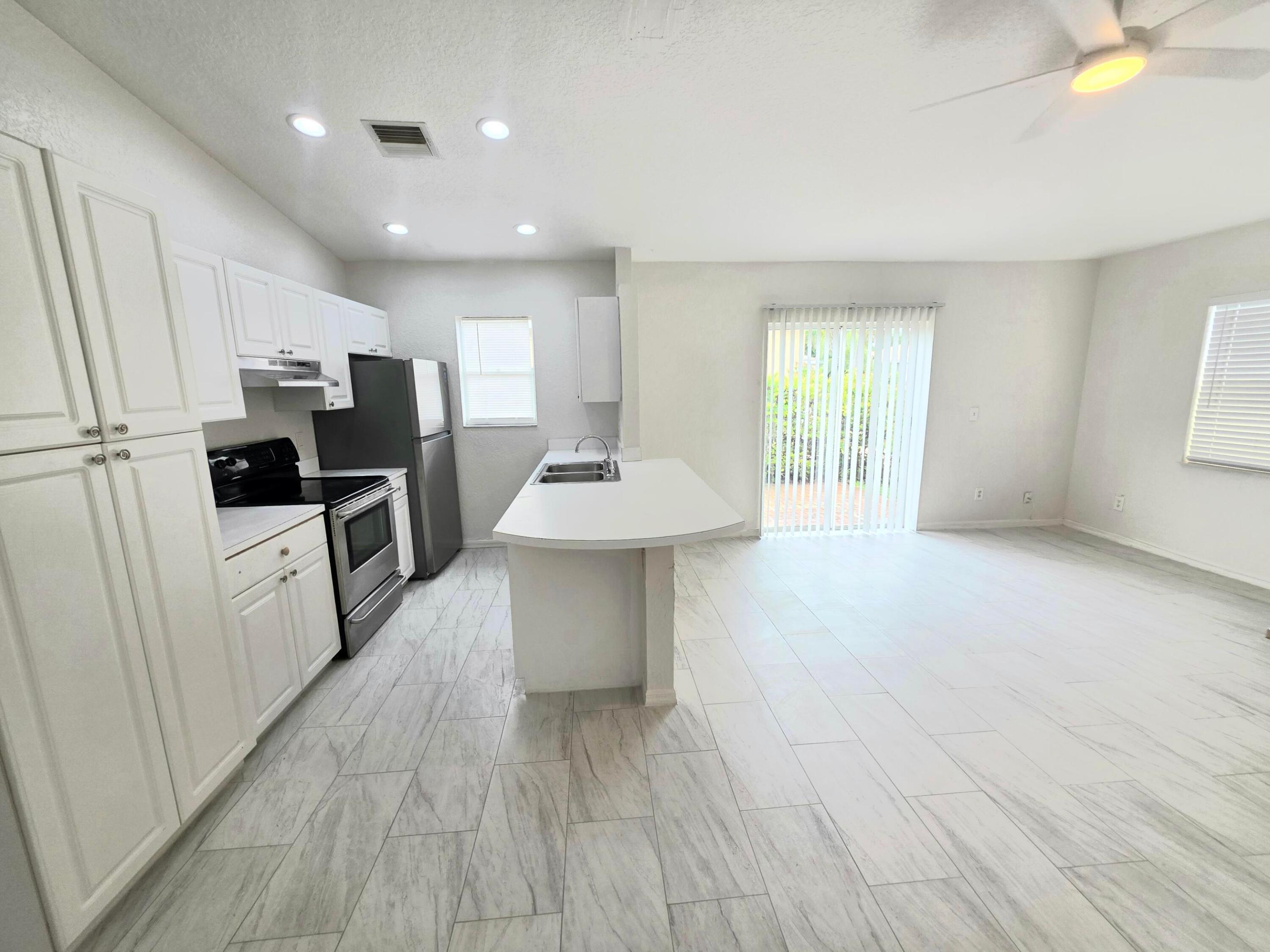 EAST RIDGE - Residential Lease