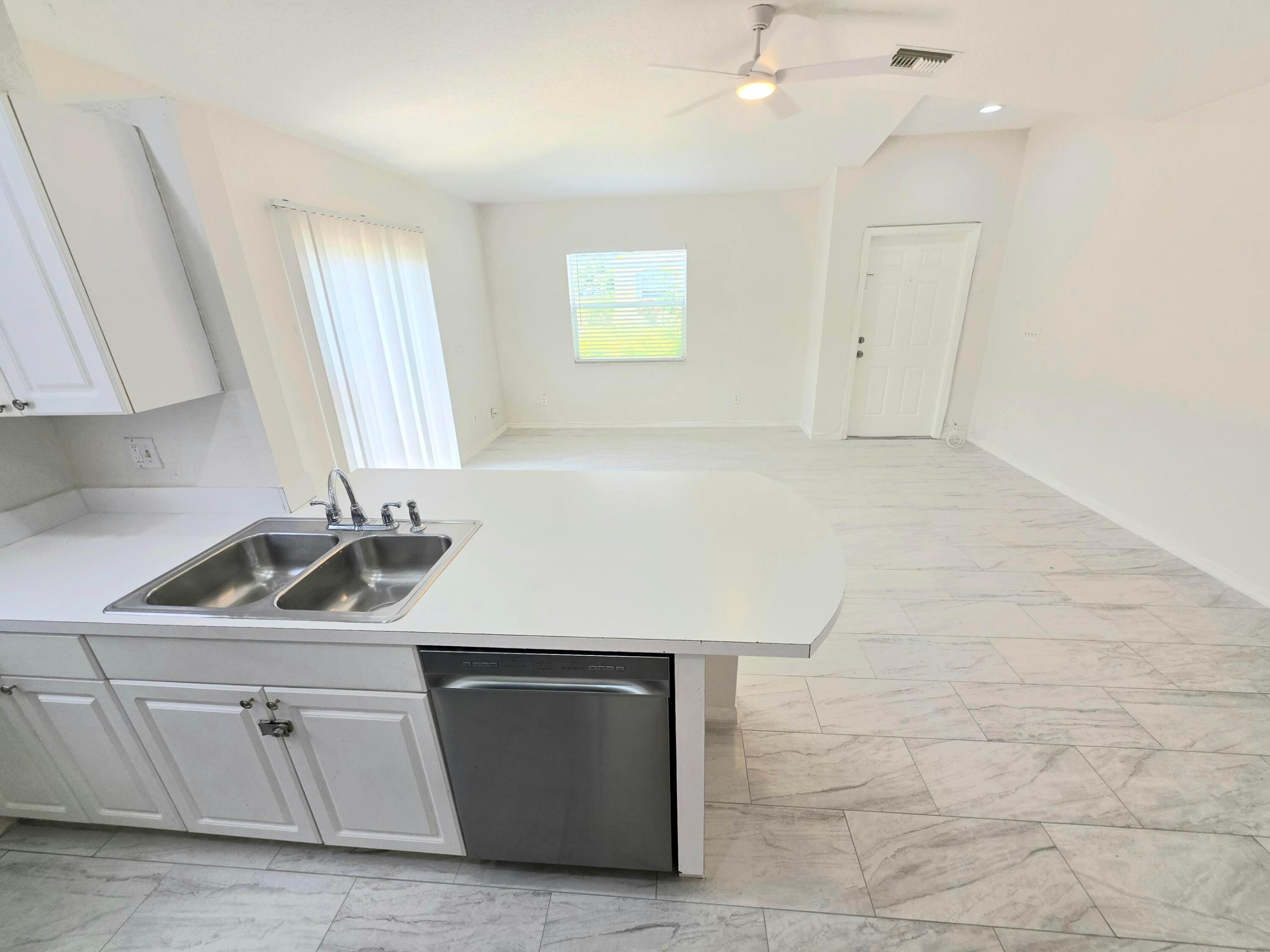 EAST RIDGE - Residential Lease