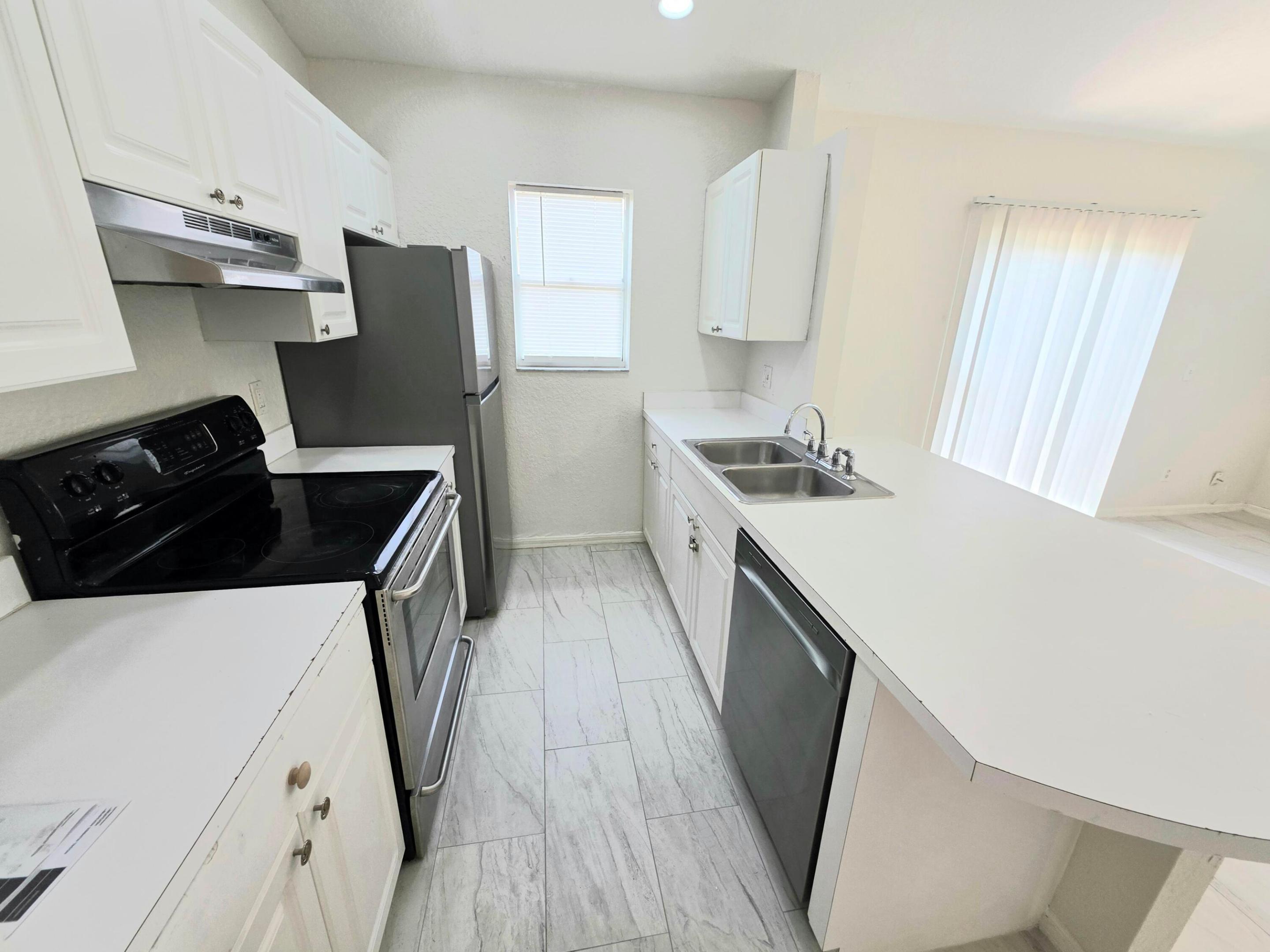 EAST RIDGE - Residential Lease