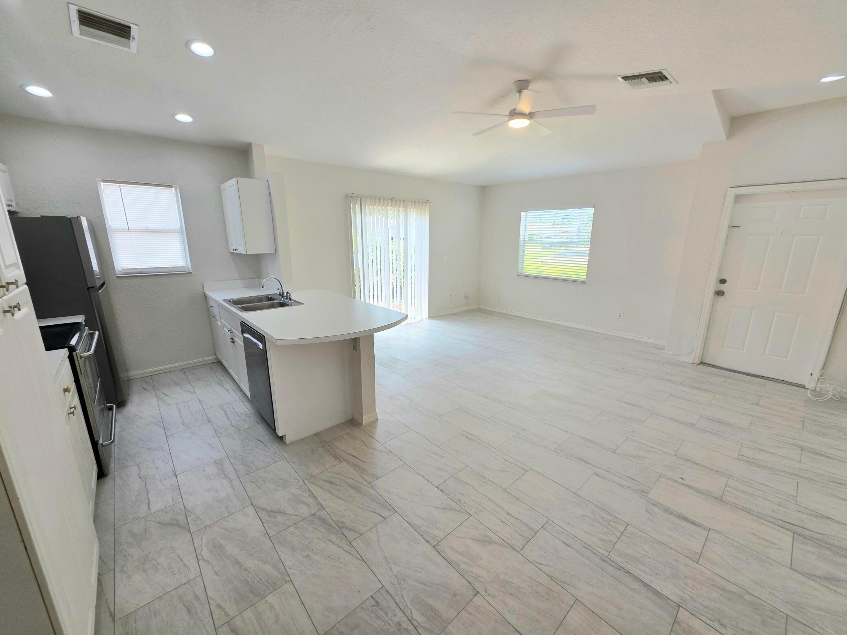 EAST RIDGE - Residential Lease