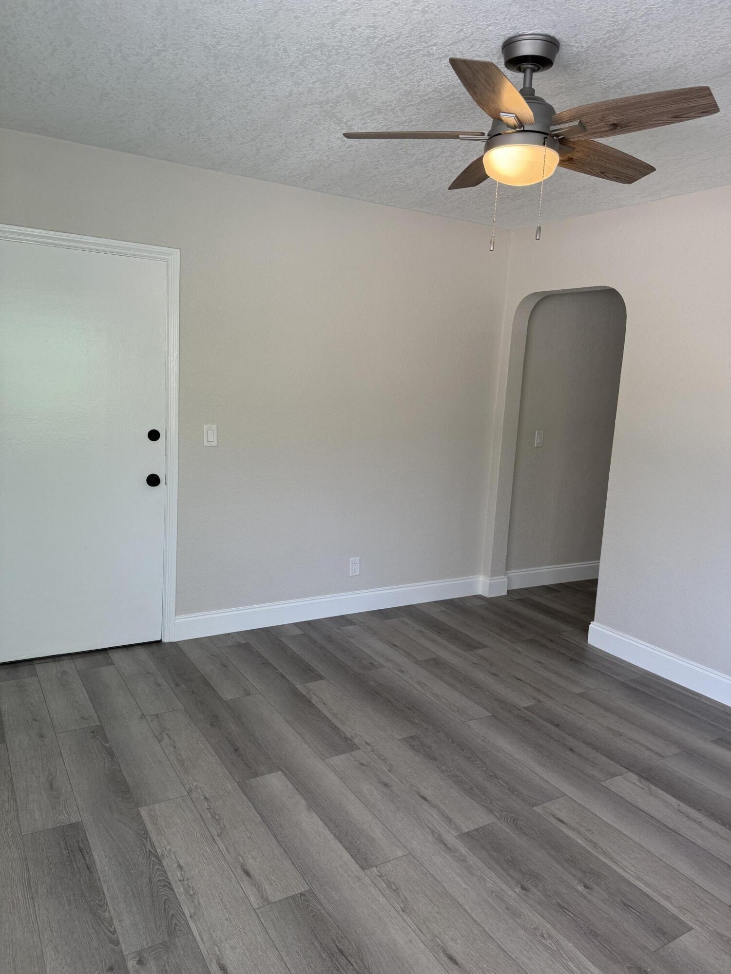 LAKE WORTH TOWN OF - Residential Lease