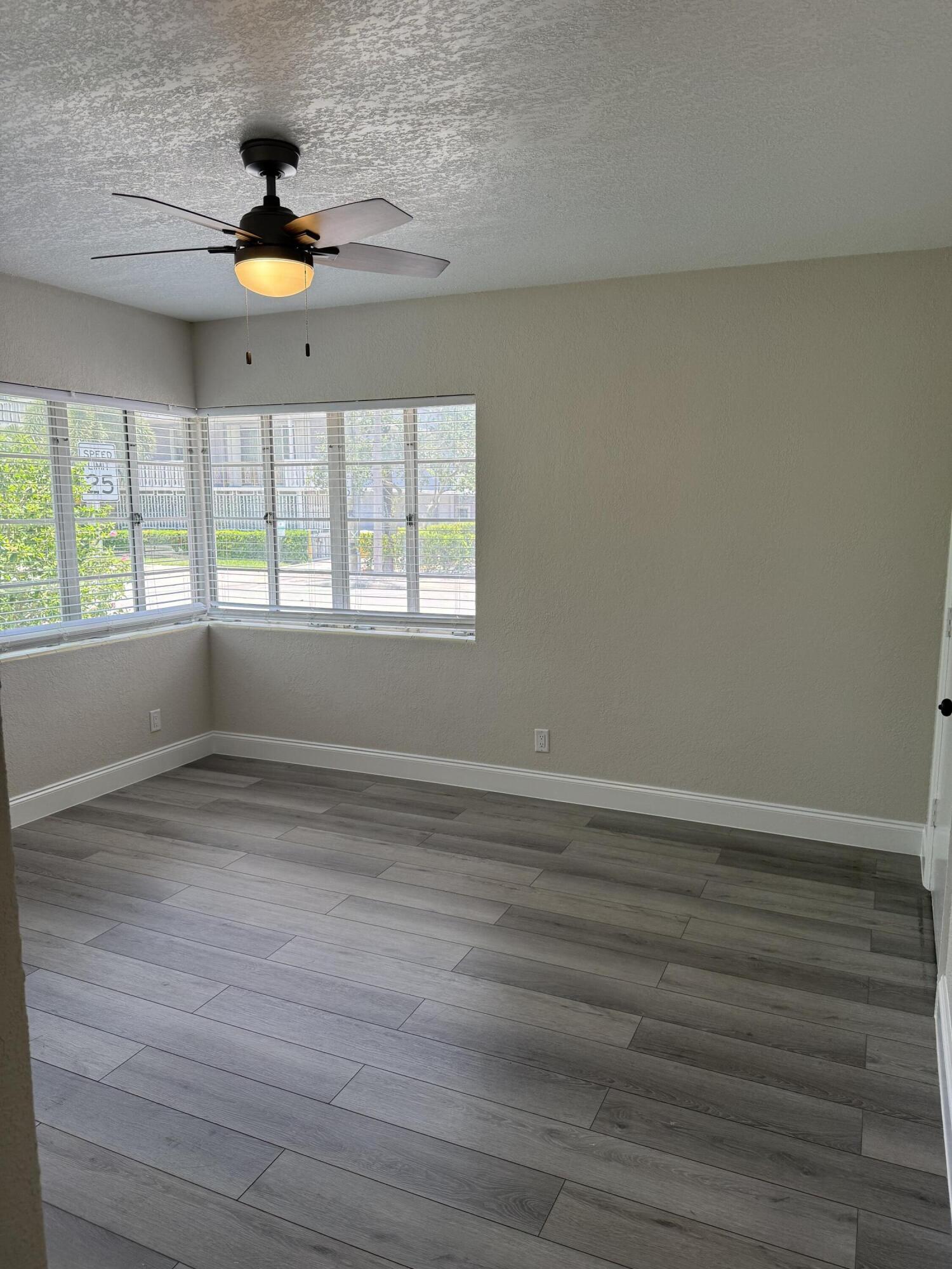 LAKE WORTH TOWN OF - Residential Lease