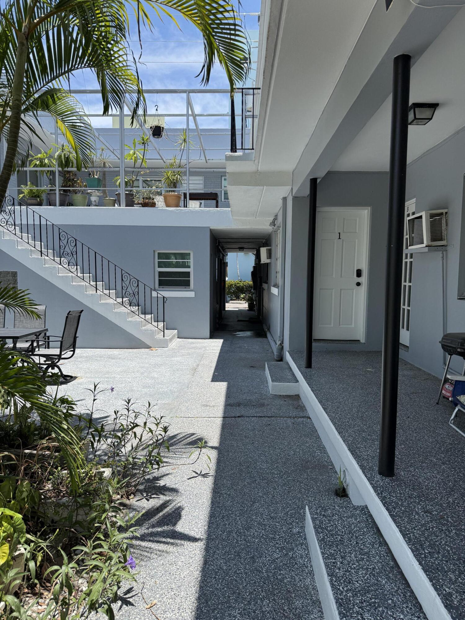 LAKE WORTH TOWN OF - Residential Lease