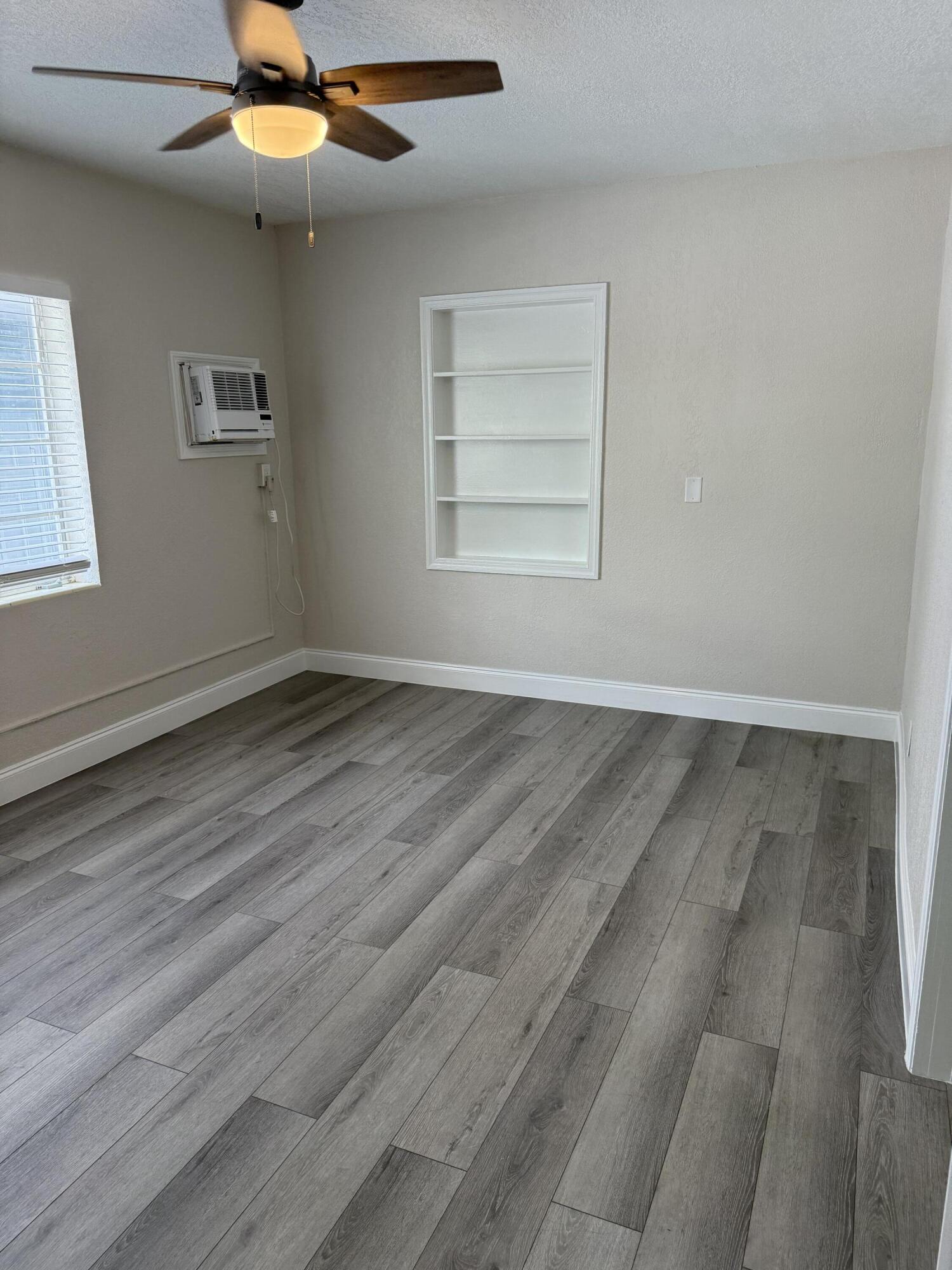 LAKE WORTH TOWN OF - Residential Lease