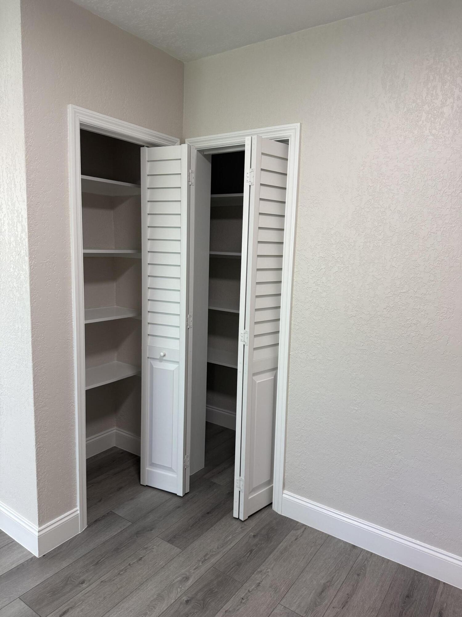 LAKE WORTH TOWN OF - Residential Lease