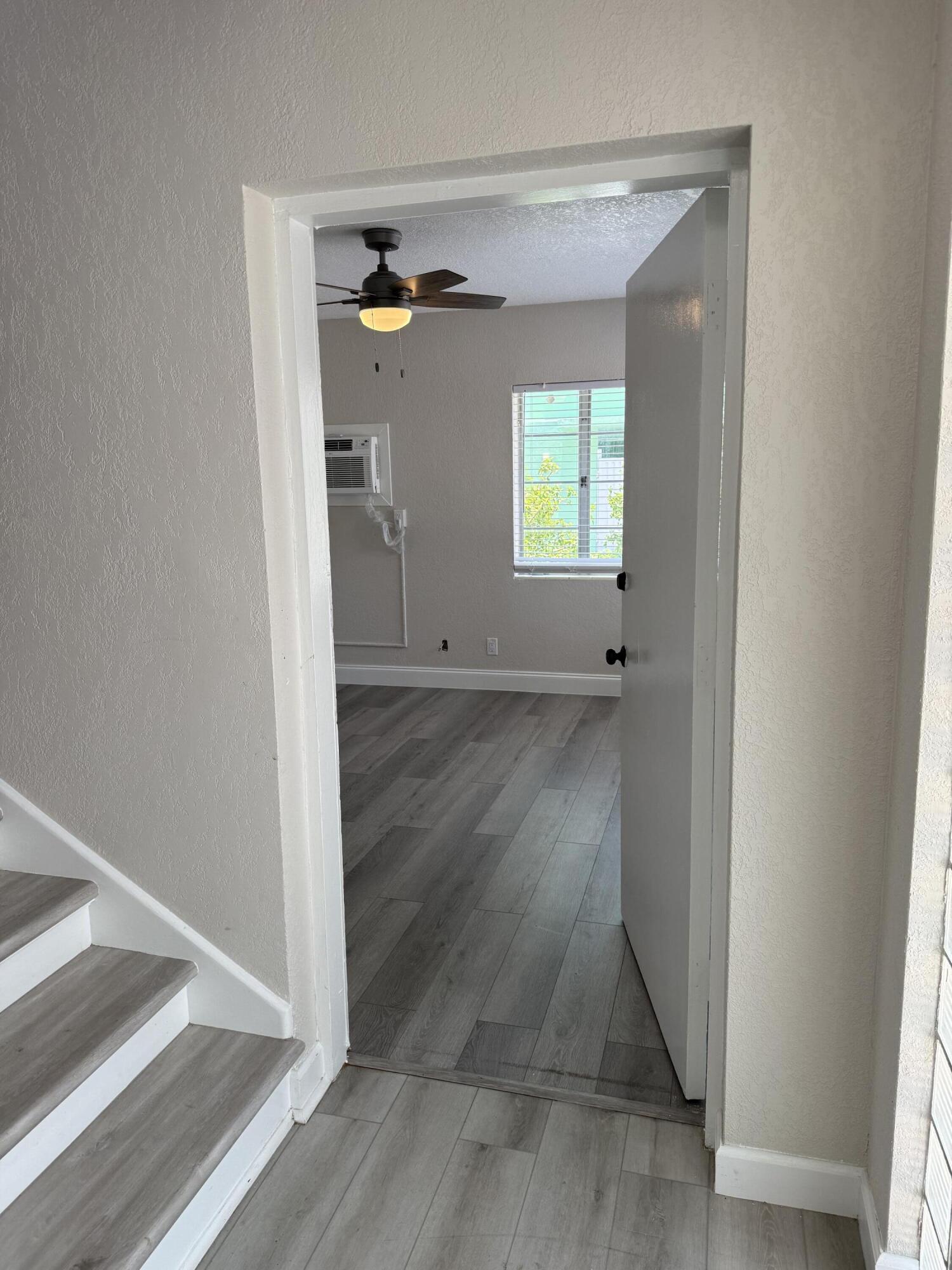 LAKE WORTH TOWN OF - Residential Lease
