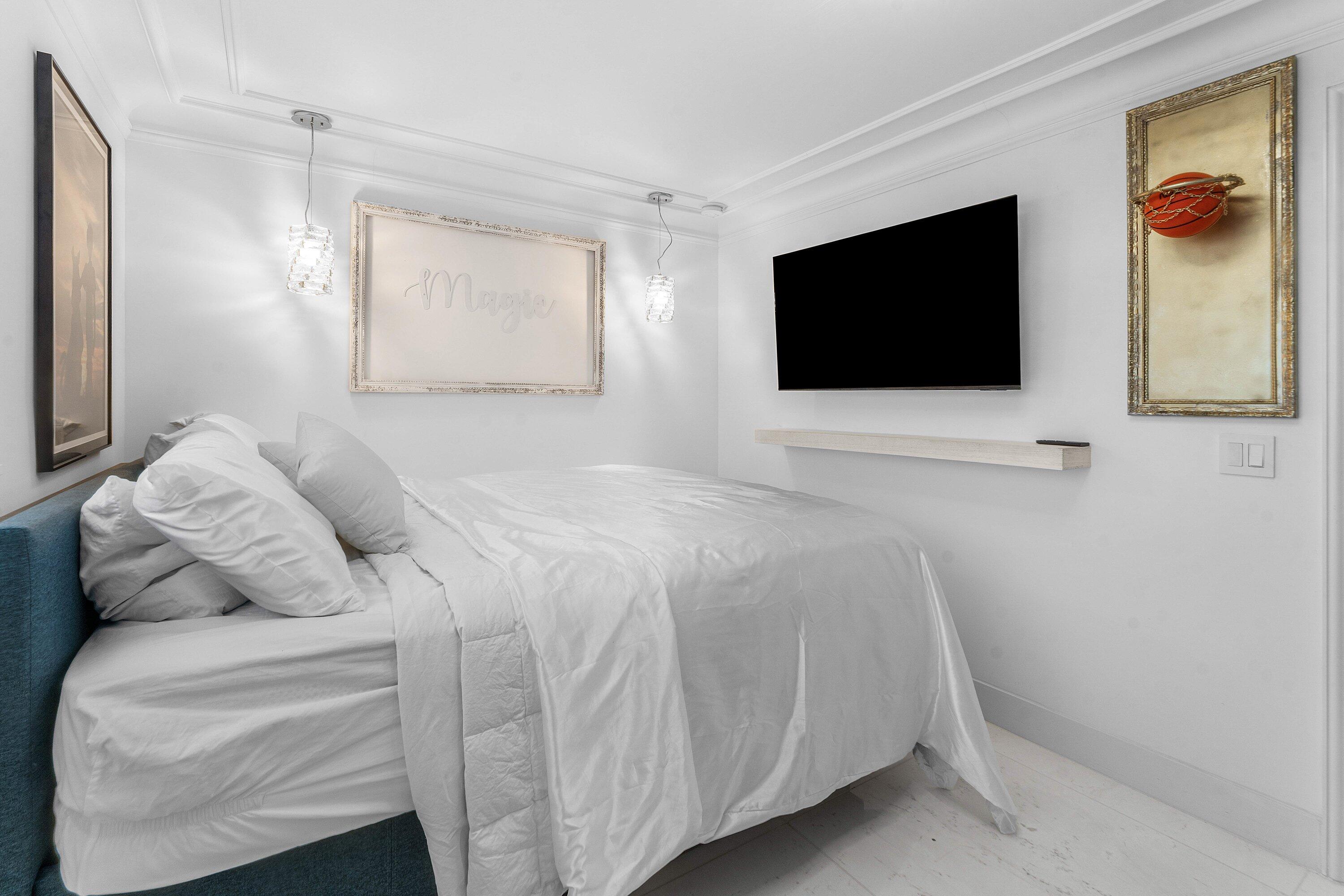 SOUTH PALM RESIDENCE INC - Residential Lease