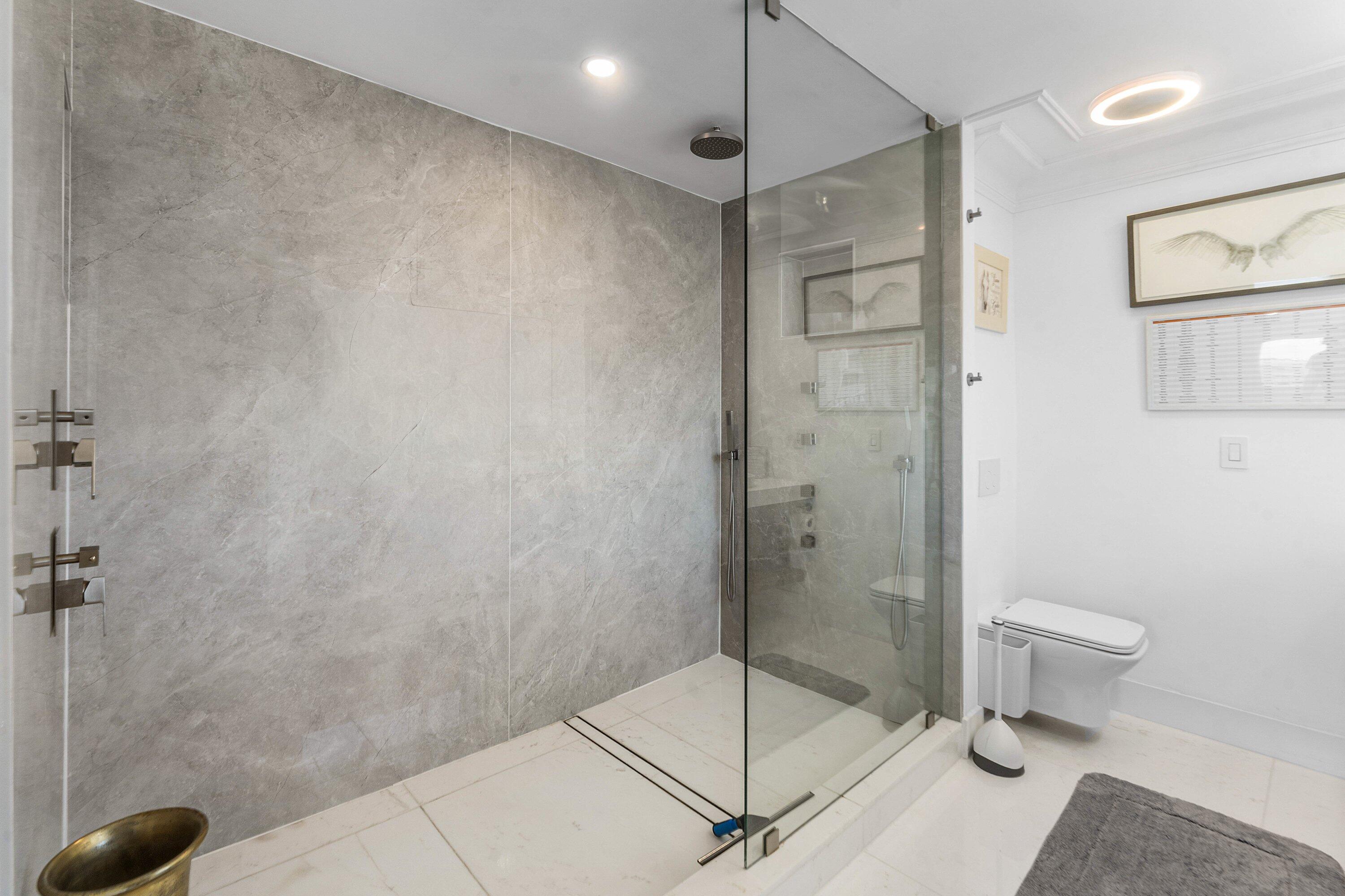 SOUTH PALM RESIDENCE INC - Residential Lease