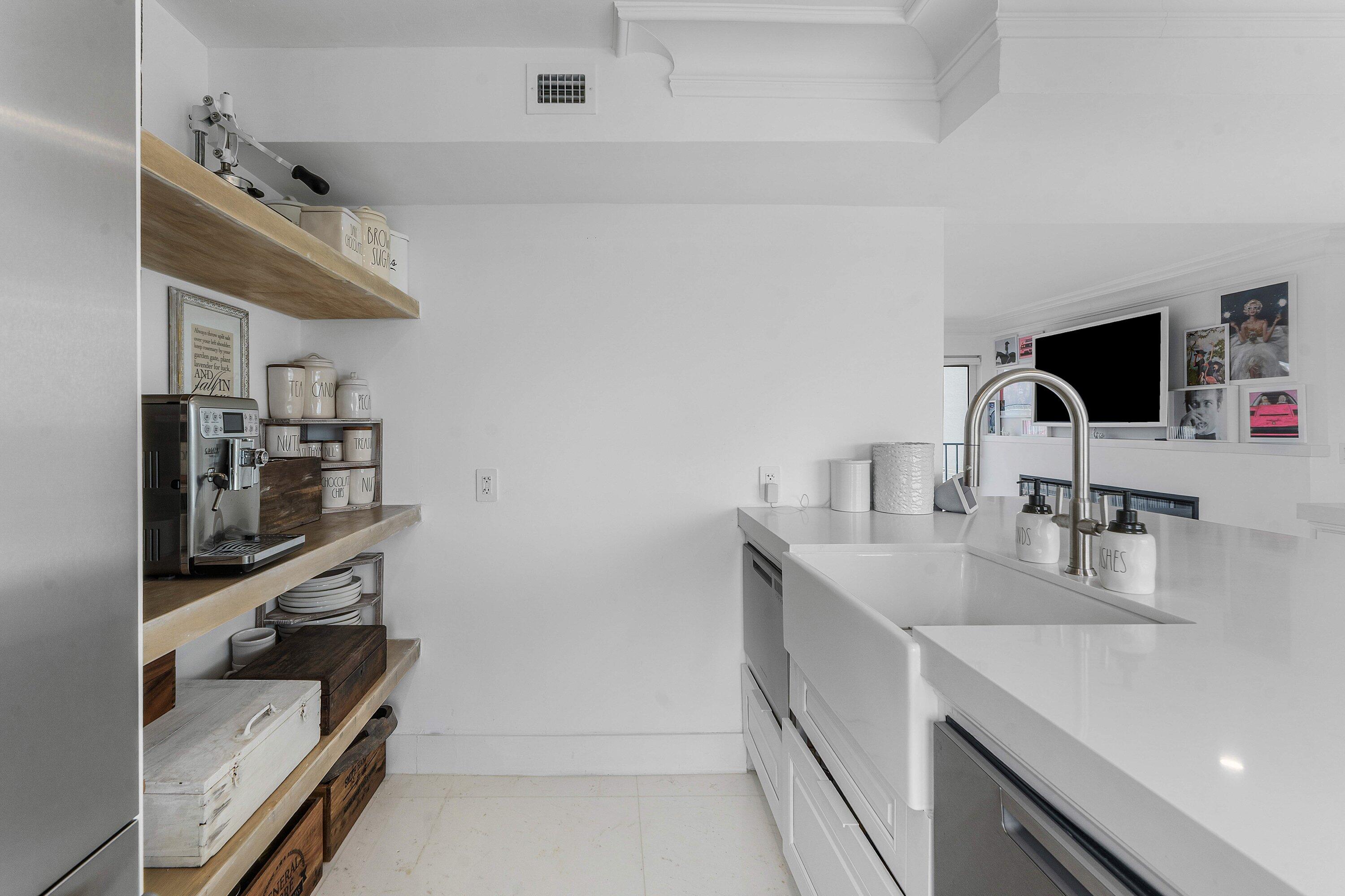 SOUTH PALM RESIDENCE INC - Residential Lease