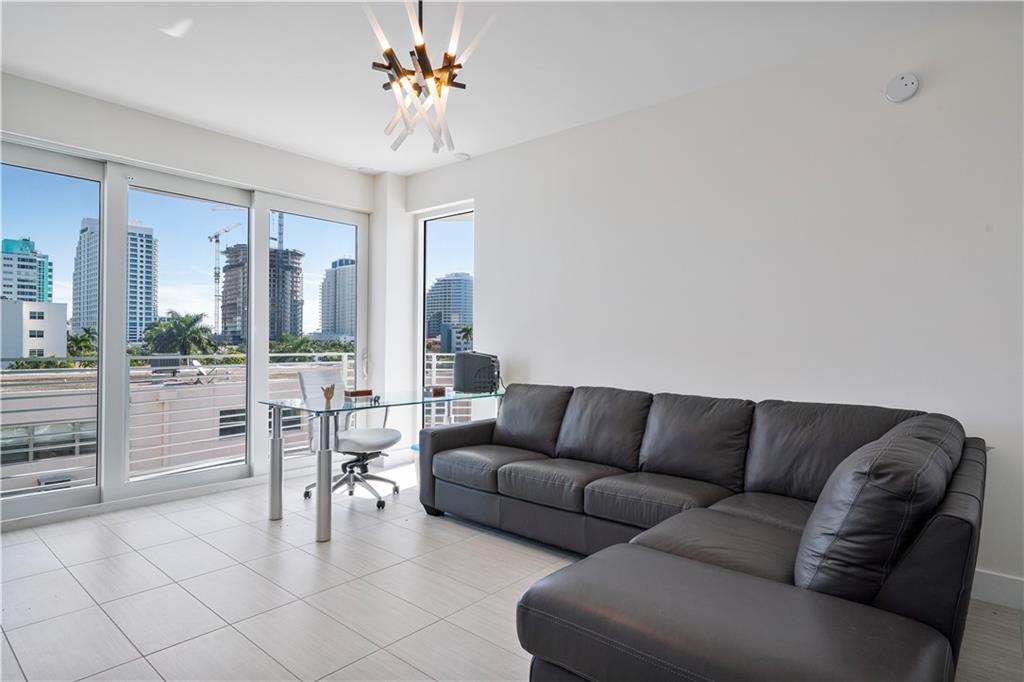 The Wave on Bayshore - Residential