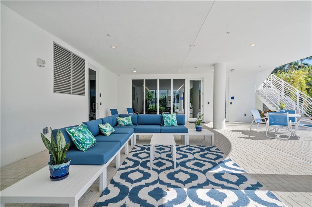 The Wave on Bayshore - Residential