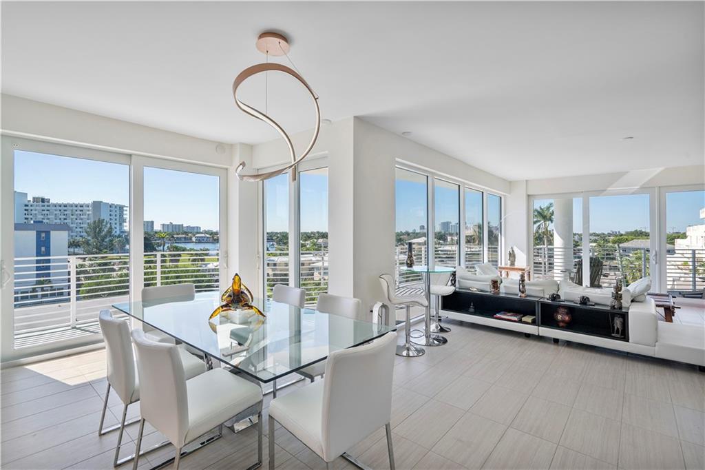 The Wave on Bayshore - Residential