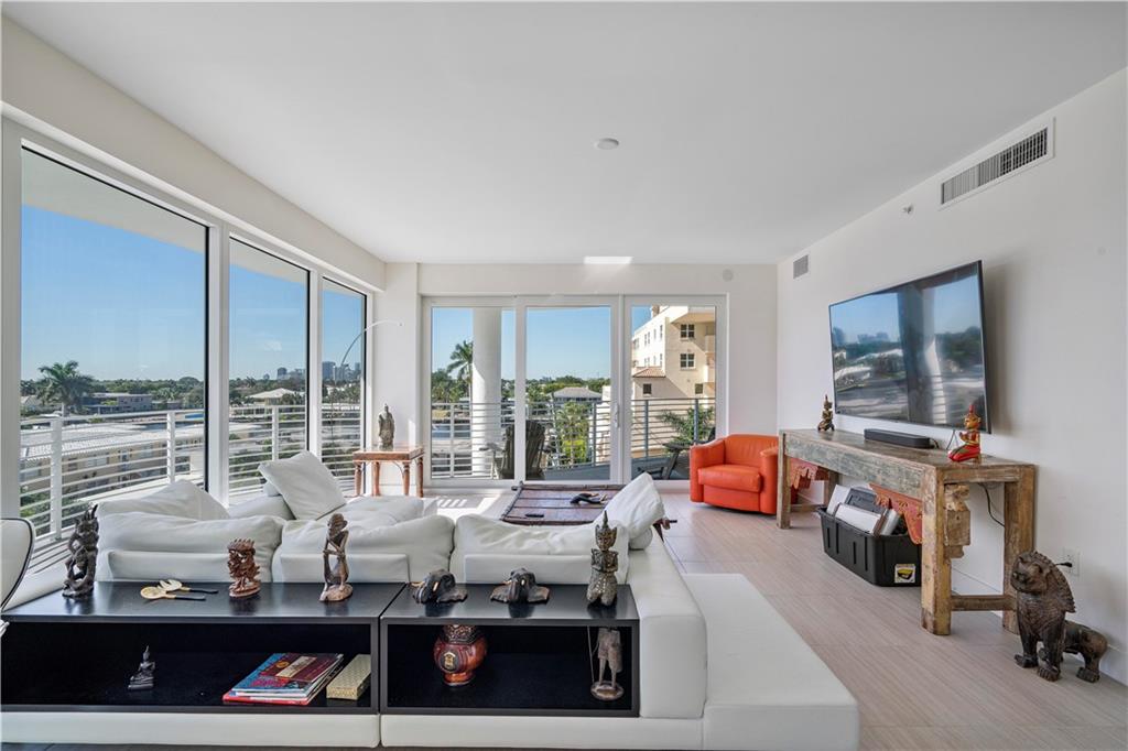 The Wave on Bayshore - Residential