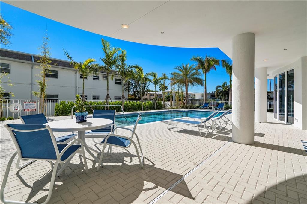 The Wave on Bayshore - Residential