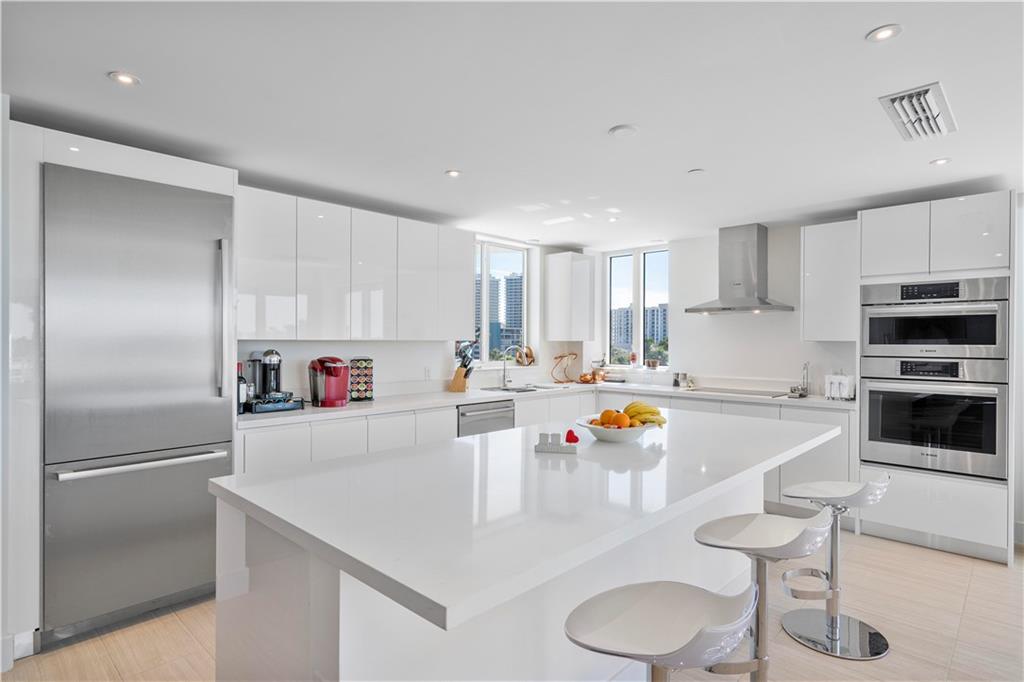 The Wave on Bayshore - Residential