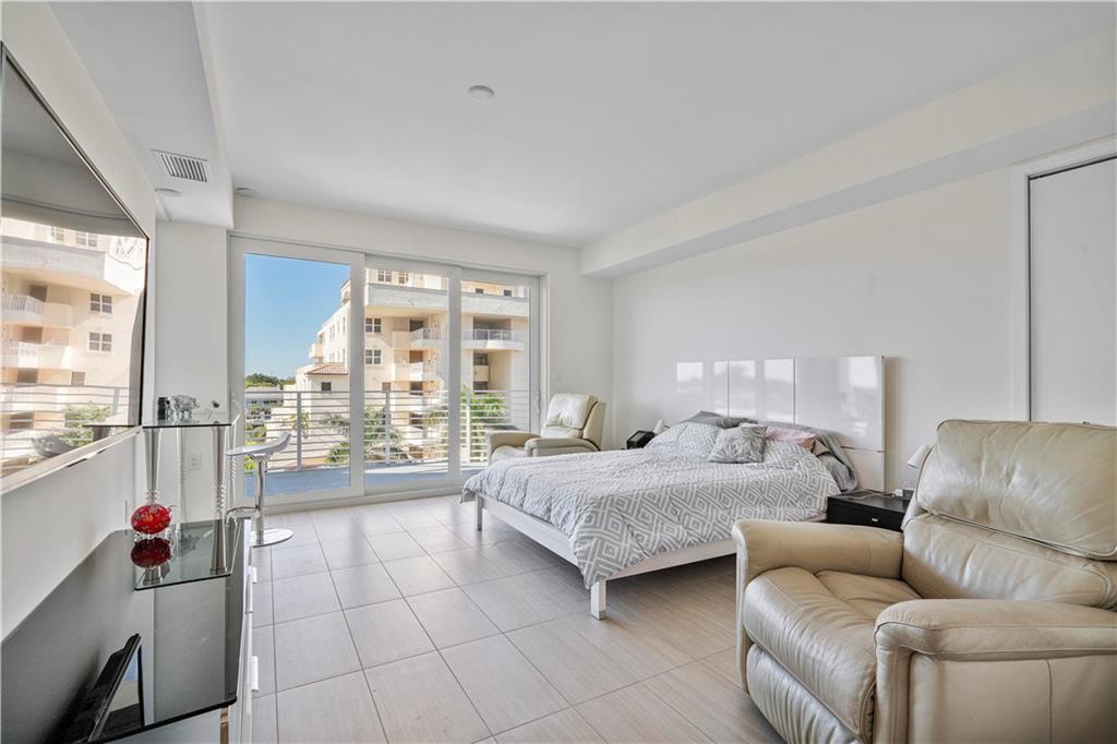 The Wave on Bayshore - Residential