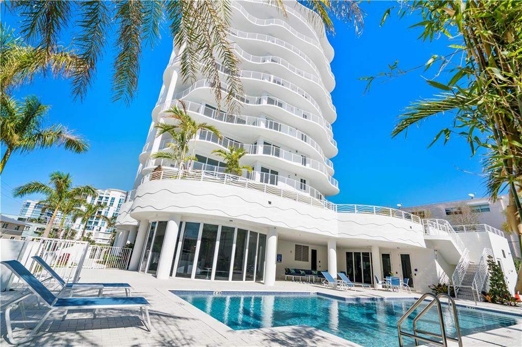 The Wave on Bayshore - Residential