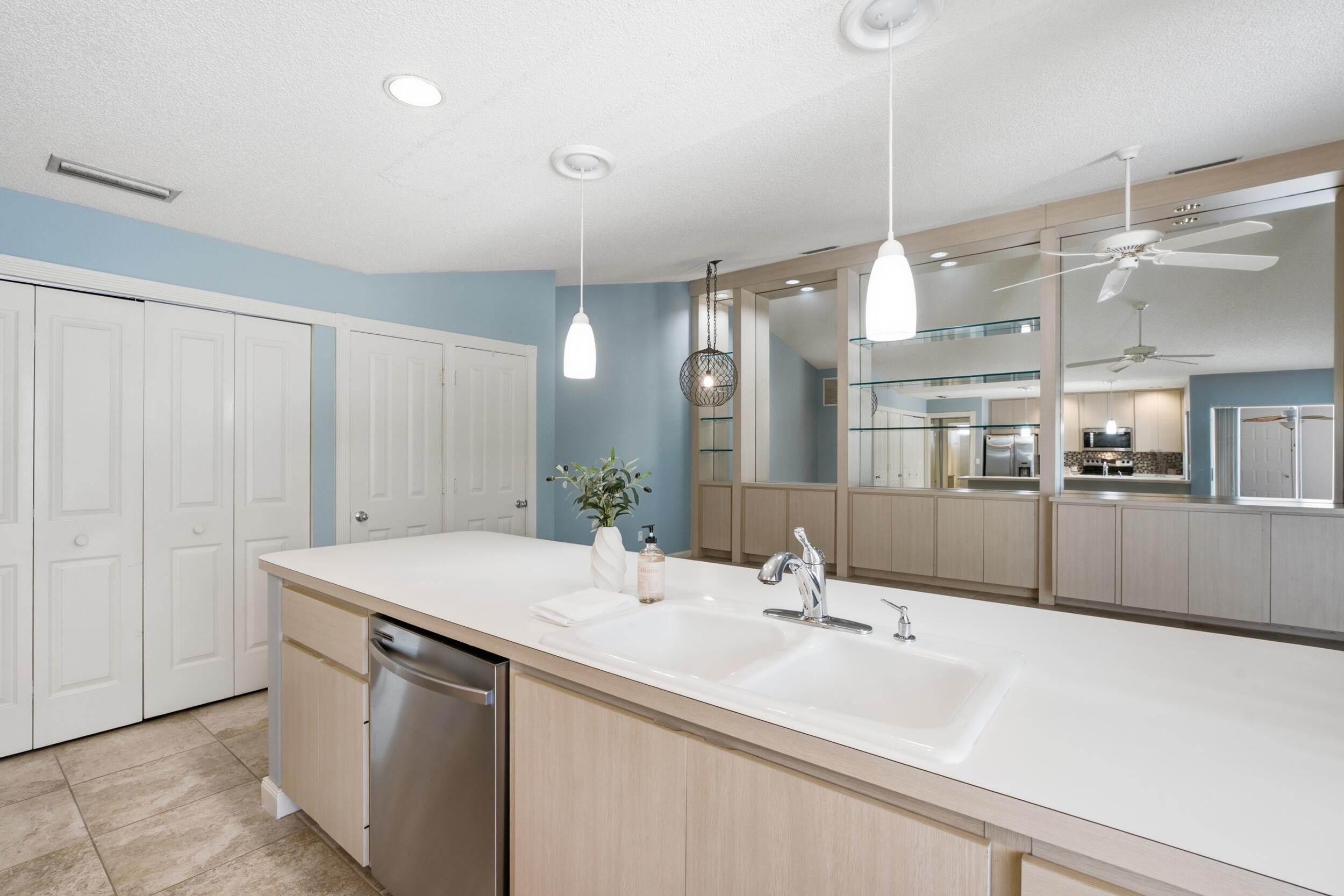 OAKS-SUNTERRACE 4 - Residential