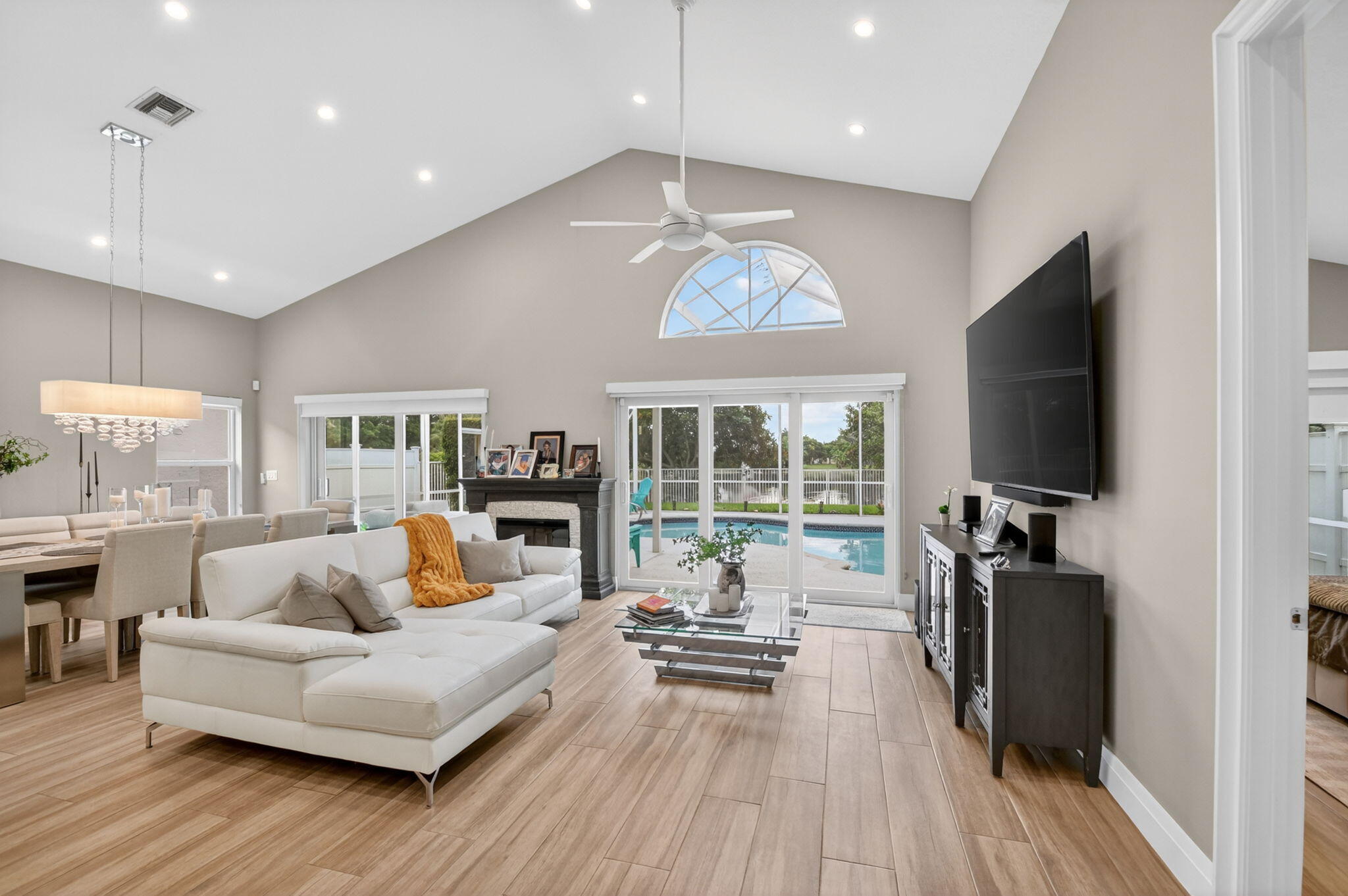 LAKE CHARLESTON PAR J - Residential