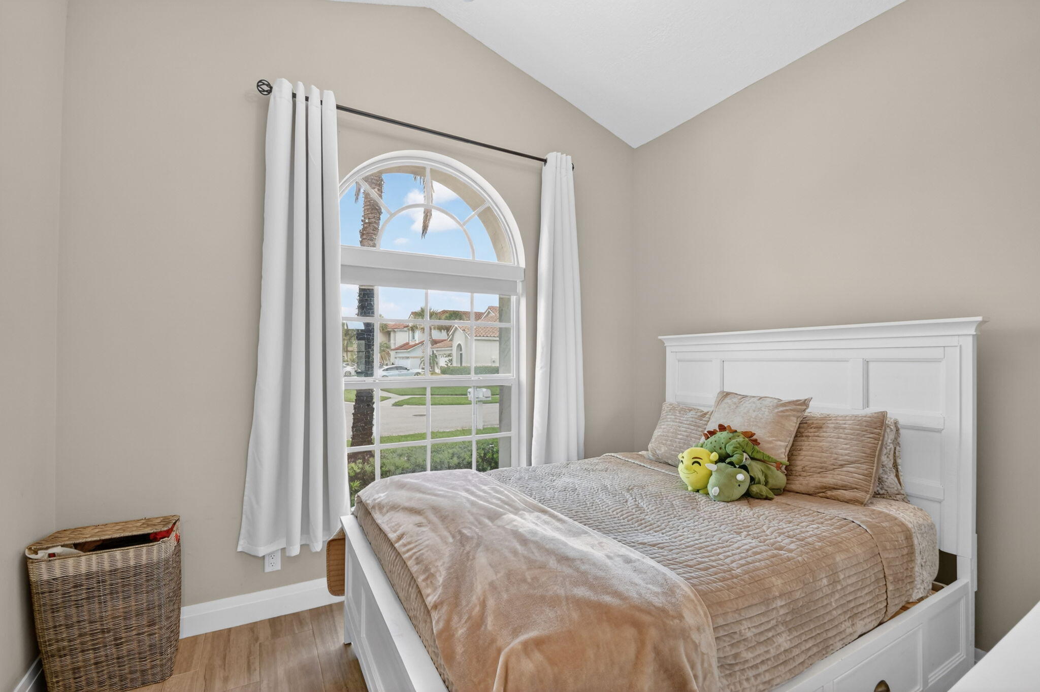 LAKE CHARLESTON PAR J - Residential