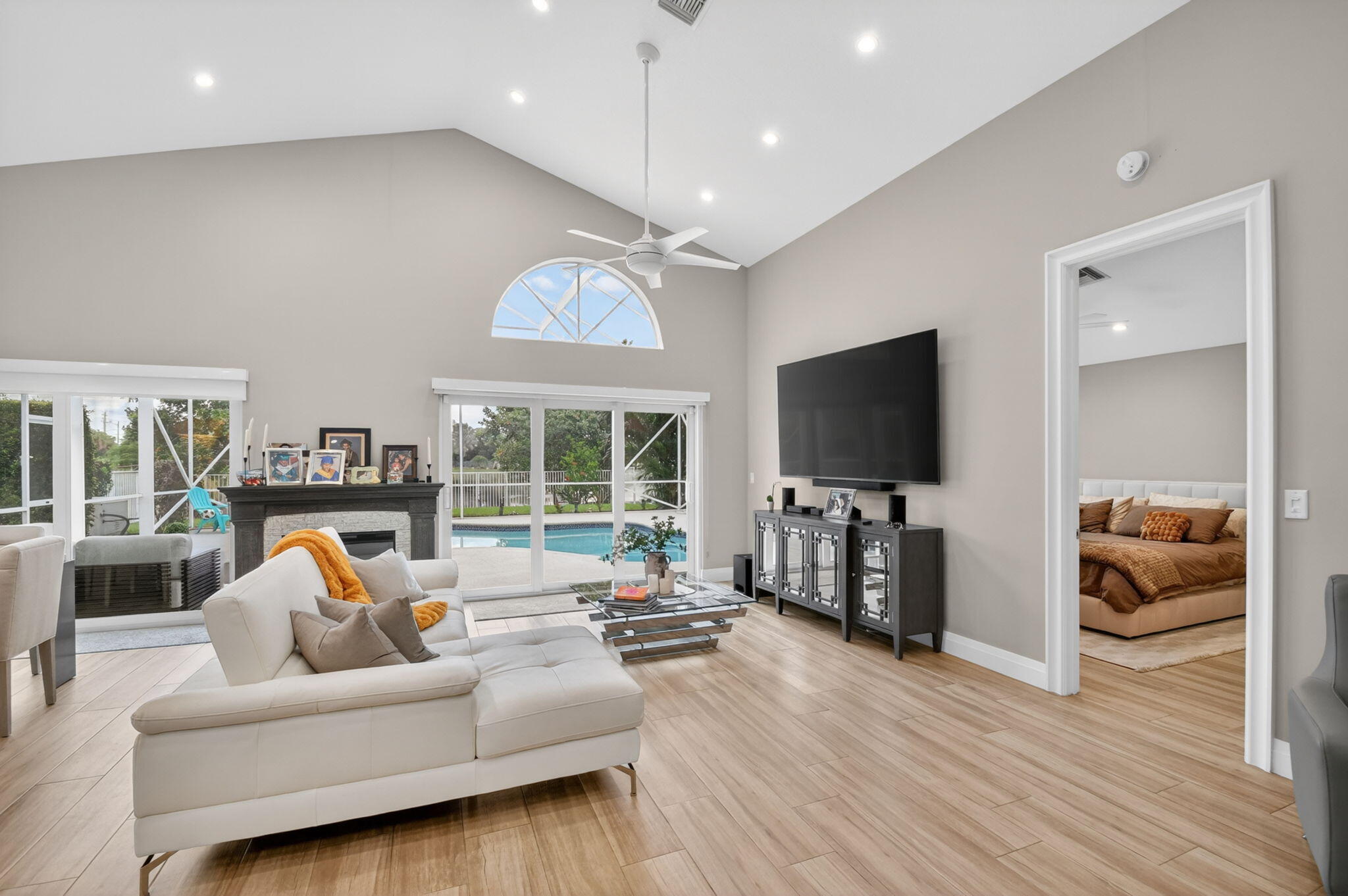 LAKE CHARLESTON PAR J - Residential