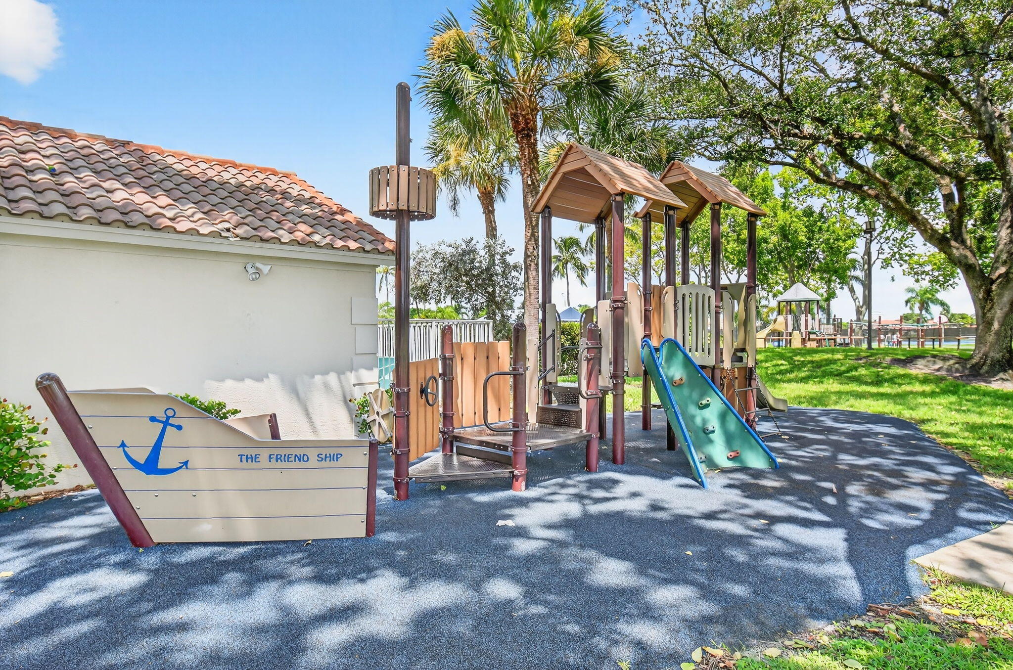 LAKE CHARLESTON PAR J - Residential